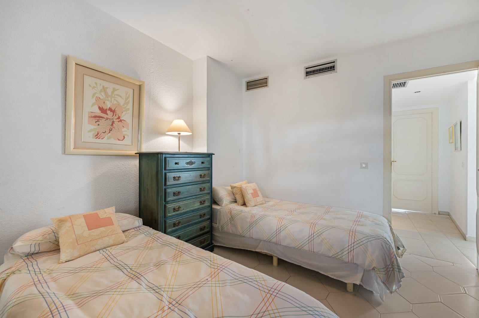 2 bedroom Apartment for sale in Miraflores with pool - € 465,000 (Ref: 9834603)