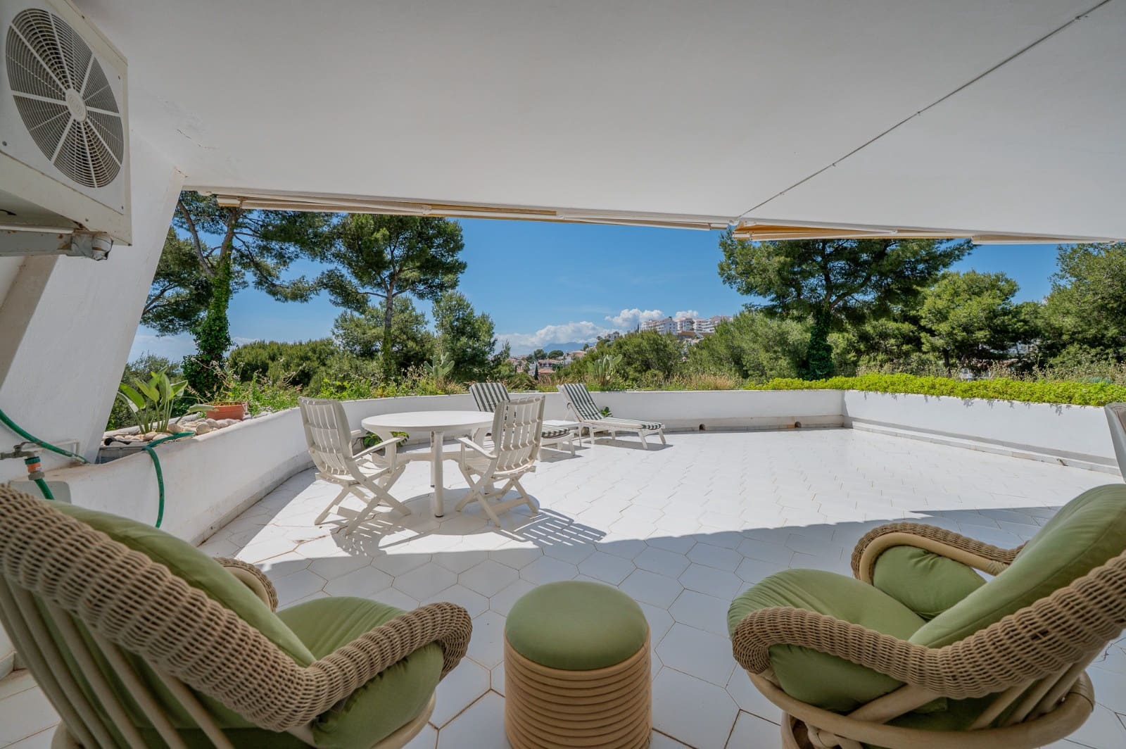 2 bedroom Apartment for sale in Miraflores with pool - € 465,000 (Ref: 9834603)