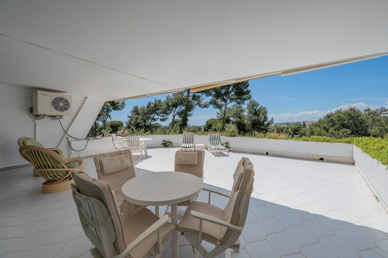 2 bedroom Apartment for sale in Miraflores with pool - € 465,000 (Ref: 9834603)