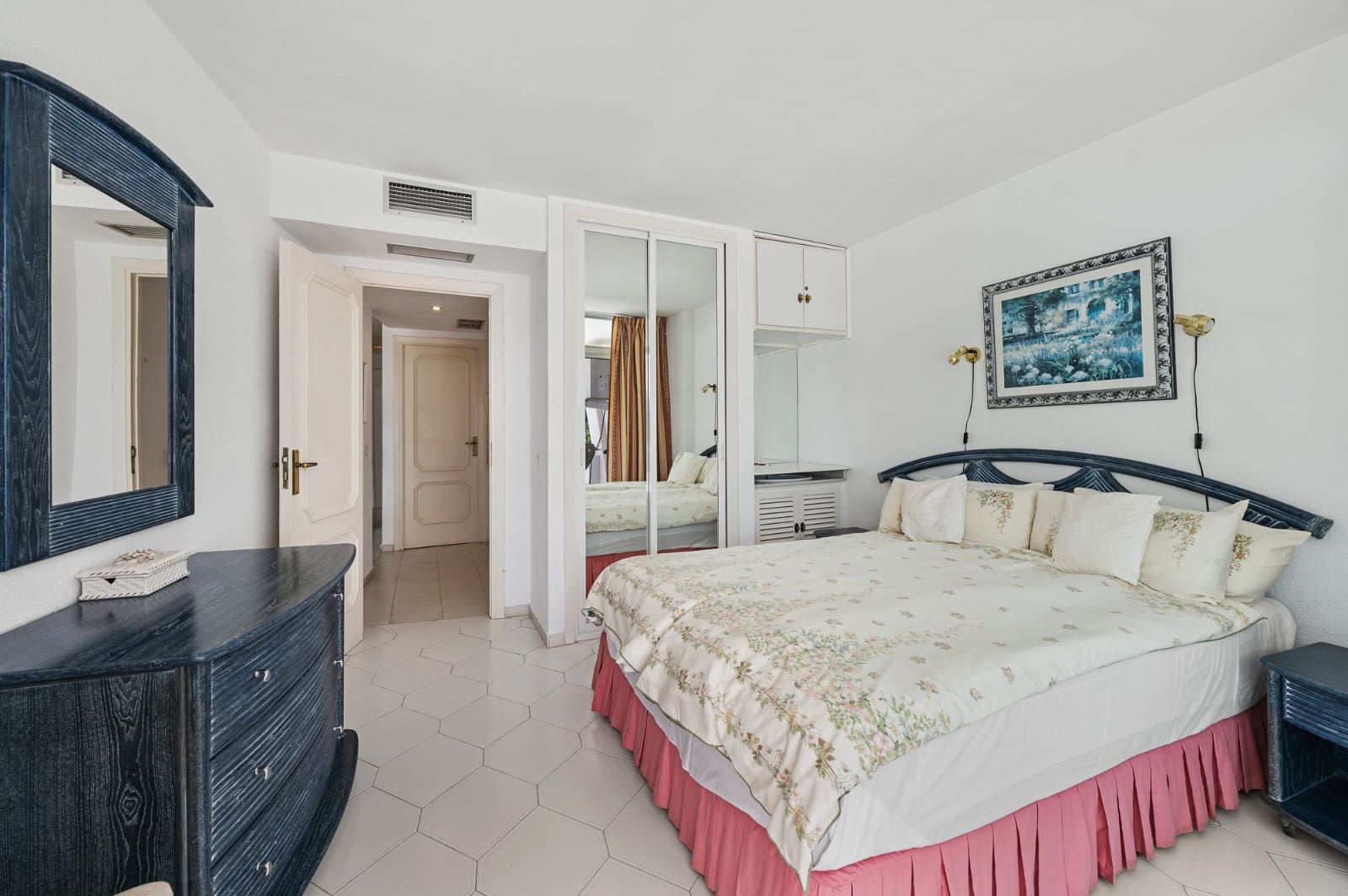 2 bedroom Apartment for sale in Miraflores with pool - € 465,000 (Ref: 9834603)