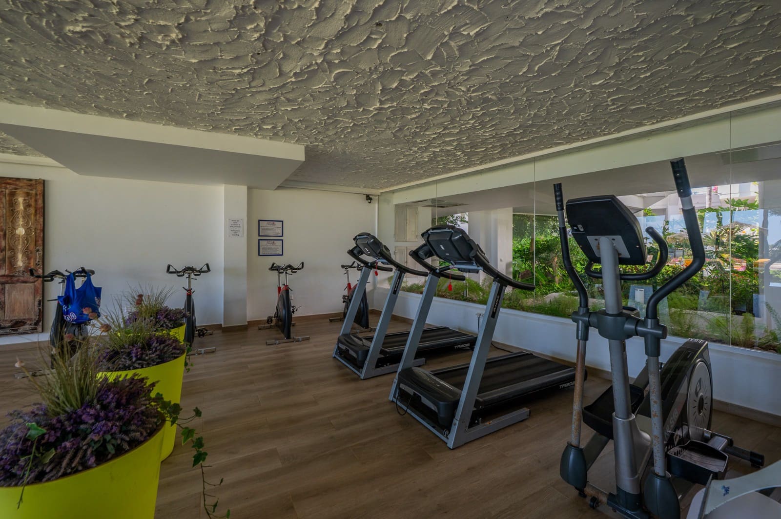2 bedroom Apartment for sale in Miraflores with pool - € 465,000 (Ref: 9834603)