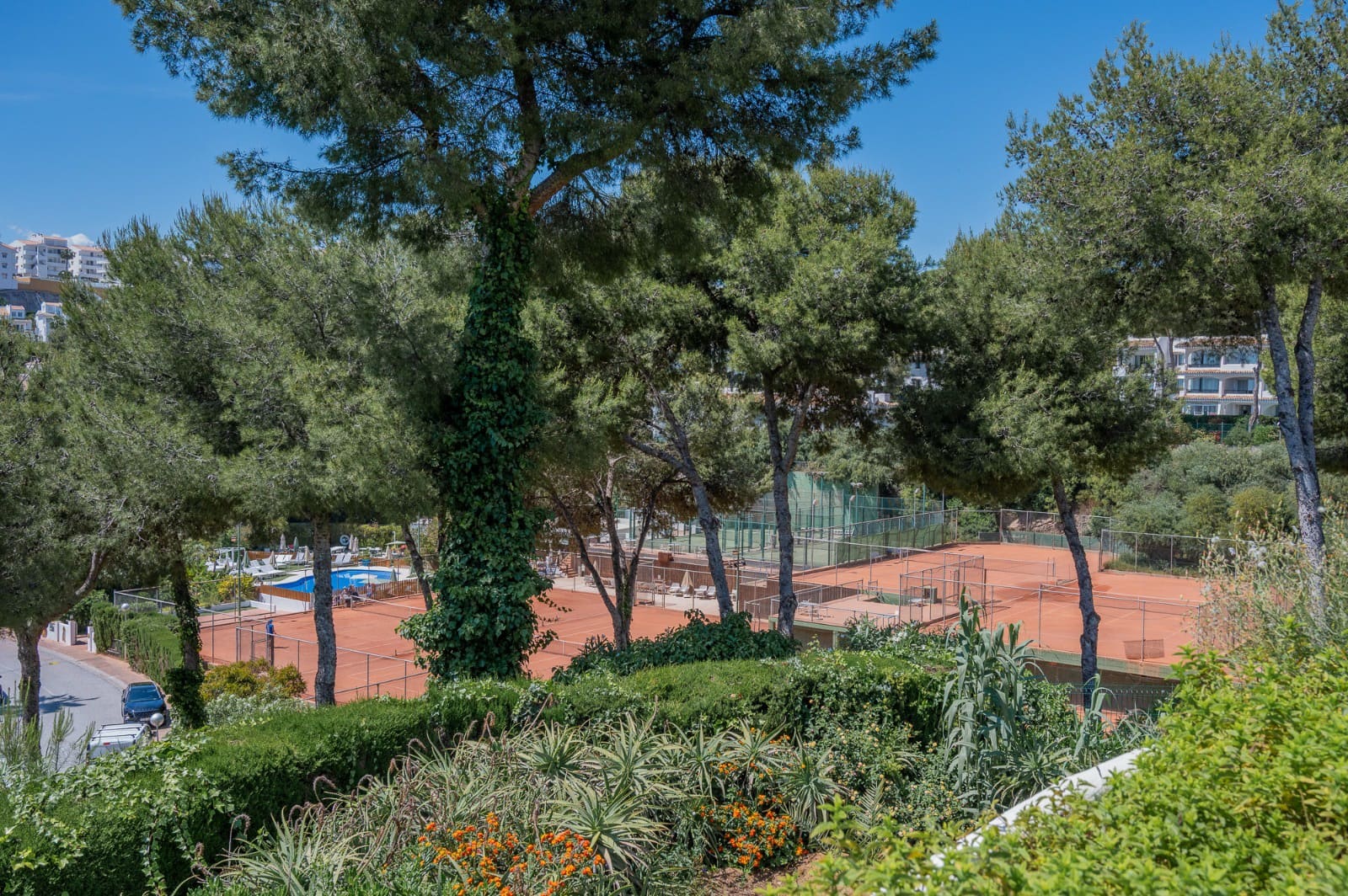 2 bedroom Apartment for sale in Miraflores with pool - € 465,000 (Ref: 9834603)