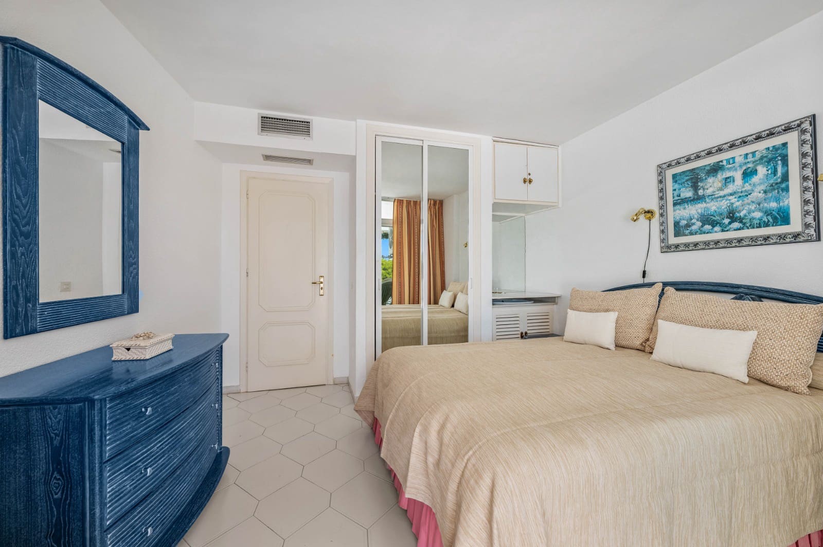 2 bedroom Apartment for sale in Miraflores with pool - € 435,000 (Ref: 9834603)