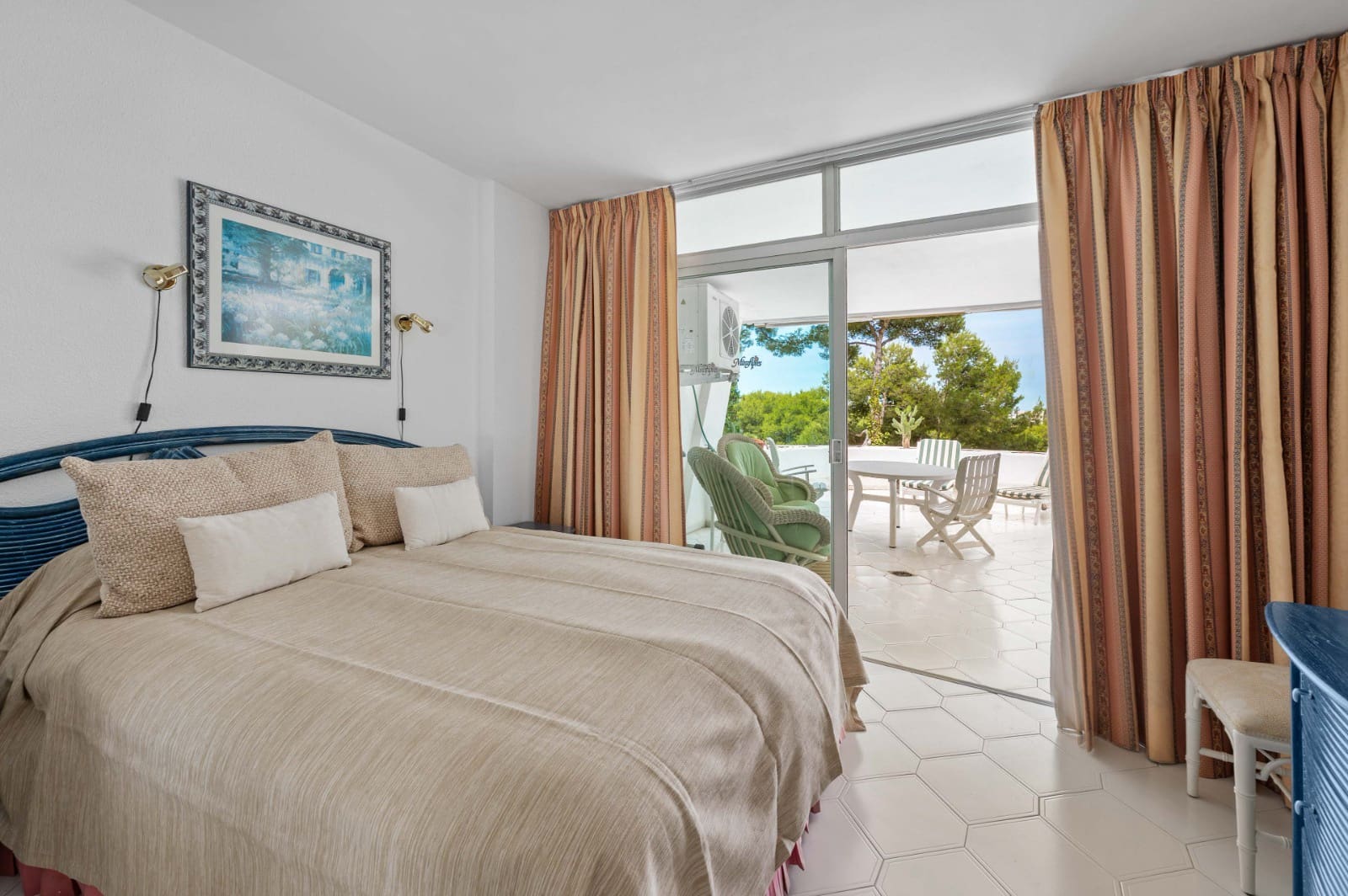 2 bedroom Apartment for sale in Miraflores with pool - € 435,000 (Ref: 9834603)