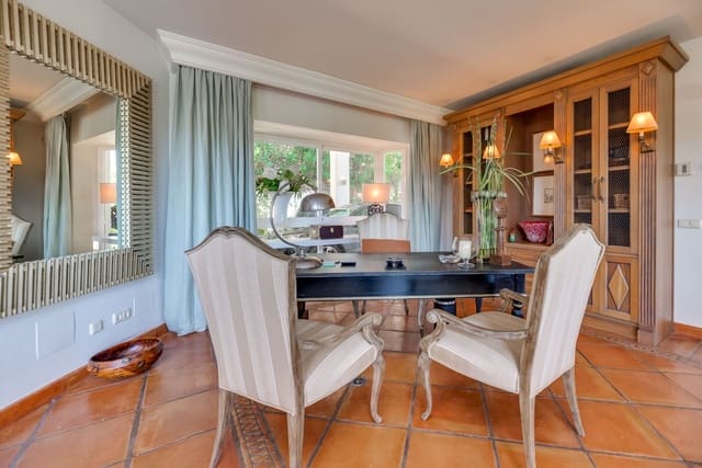 6 Zimmer Villa zu verkaufen in Elviria, Marbella mit Pool Garage - 2.850.000 € (Ref: 9848215)
