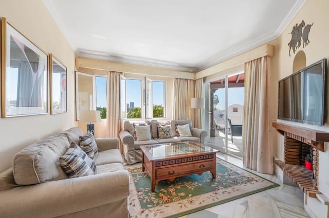 2 makuuhuone Kattohuoneisto myytävänä paikassa Elviria, Marbella mukana uima-altaan - 475 000 € (Ref: 9899798)