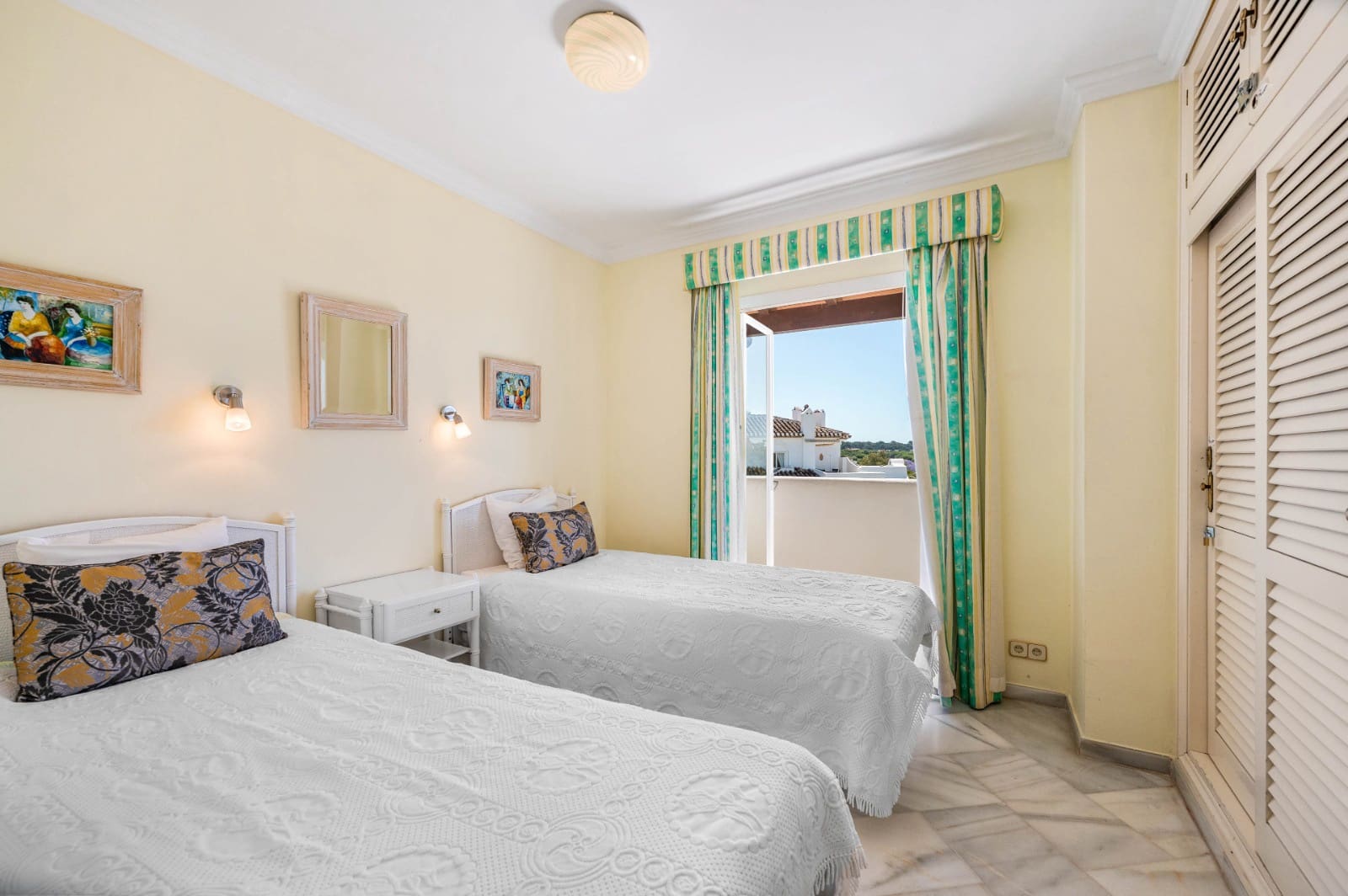 2 quarto Penthouse para venda em Elviria com piscina - 475 000 € (Ref: 9899798)