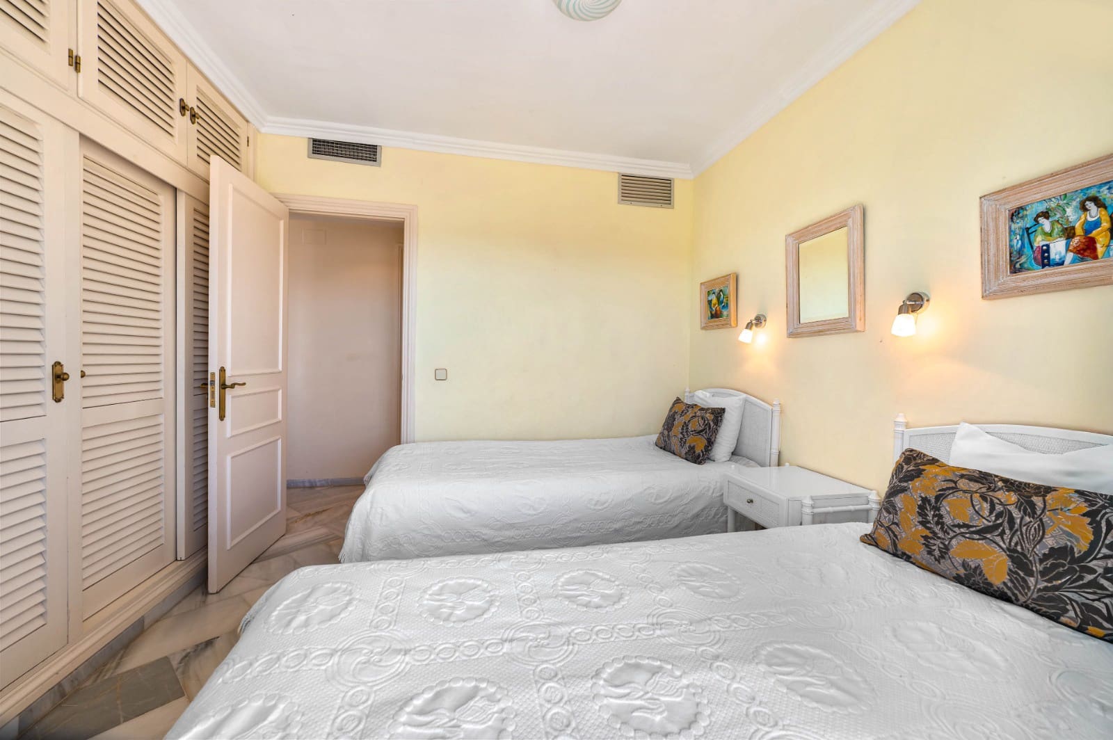 2 quarto Penthouse para venda em Elviria com piscina - 475 000 € (Ref: 9899798)