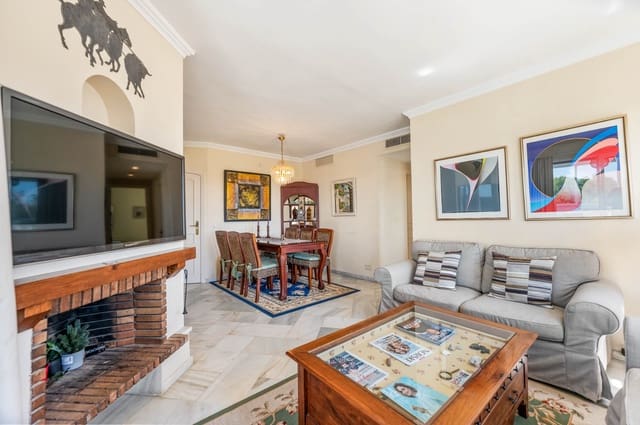 2 makuuhuone Kattohuoneisto myytävänä paikassa Elviria, Marbella mukana uima-altaan - 475 000 € (Ref: 9899798)