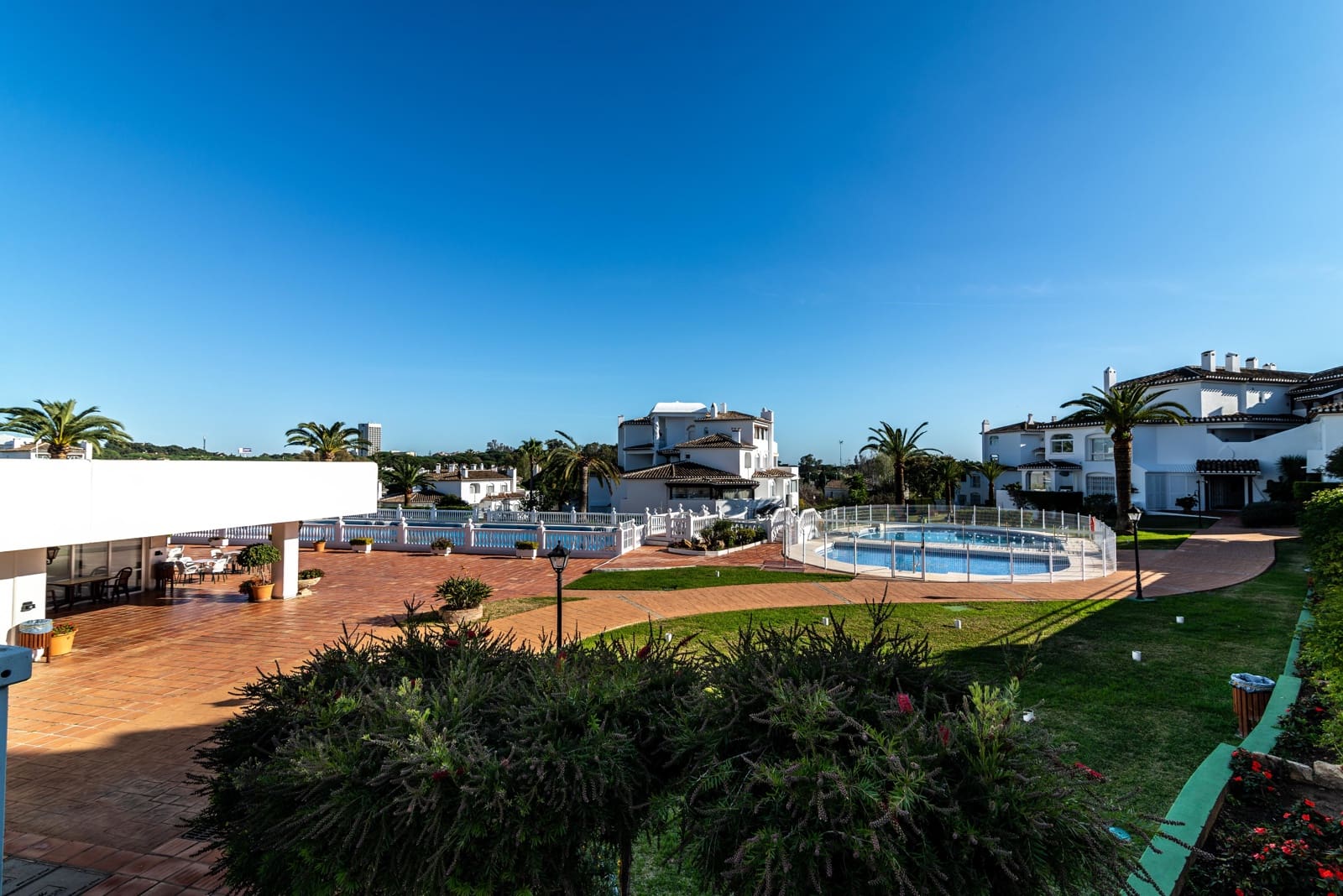2 quarto Penthouse para venda em Elviria com piscina - 475 000 € (Ref: 9899798)