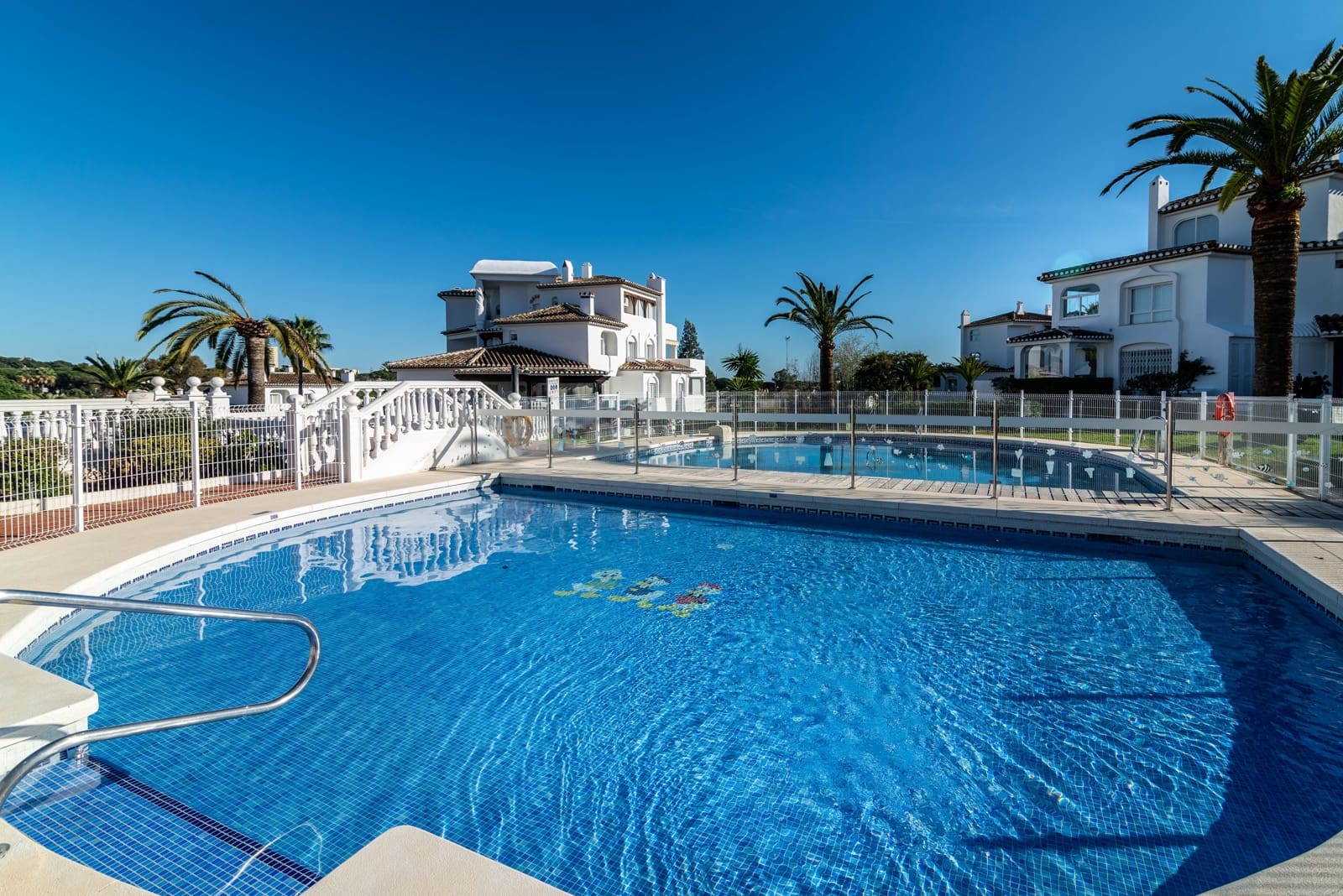 2 quarto Penthouse para venda em Elviria com piscina - 475 000 € (Ref: 9899798)
