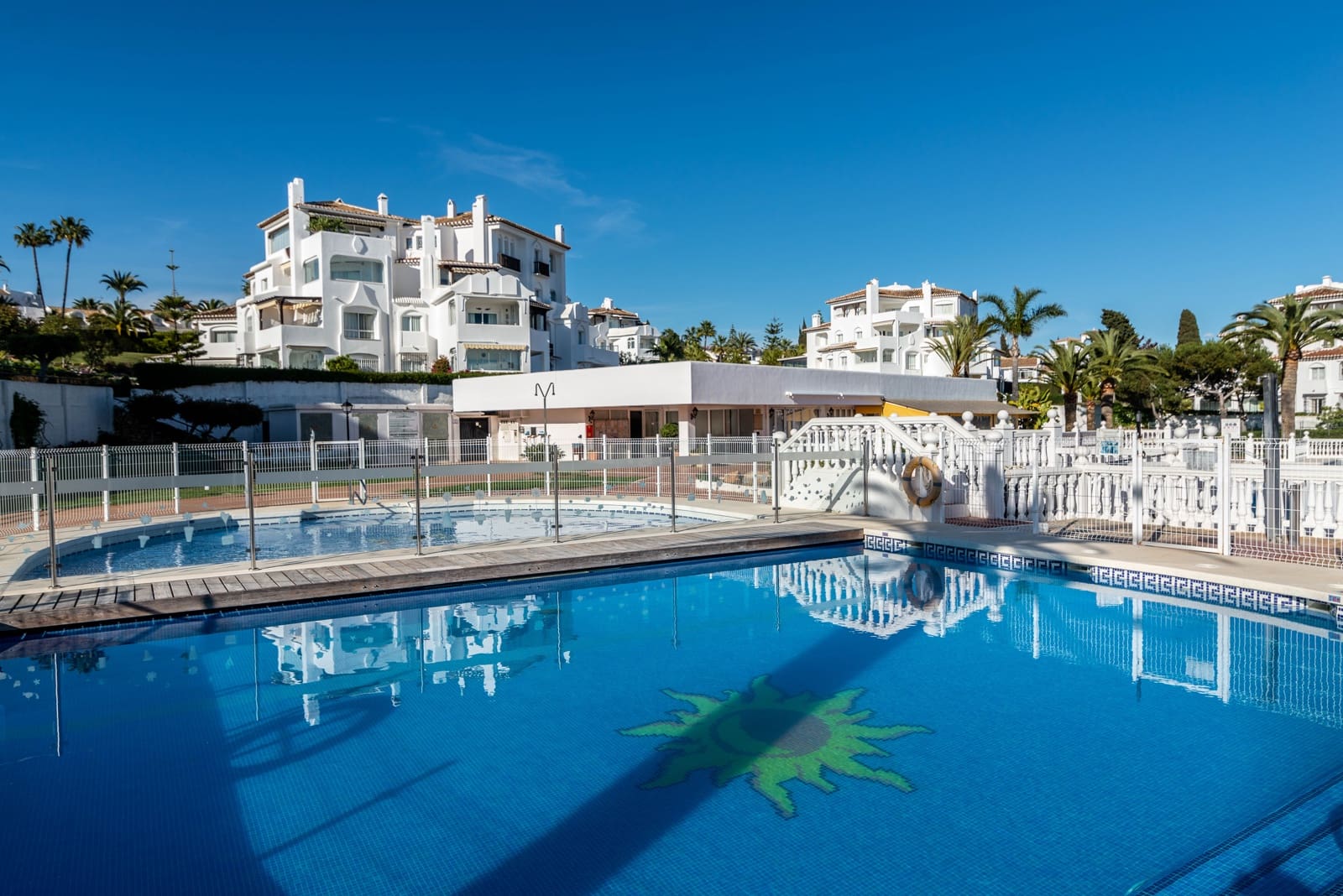 2 quarto Penthouse para venda em Elviria com piscina - 475 000 € (Ref: 9899798)