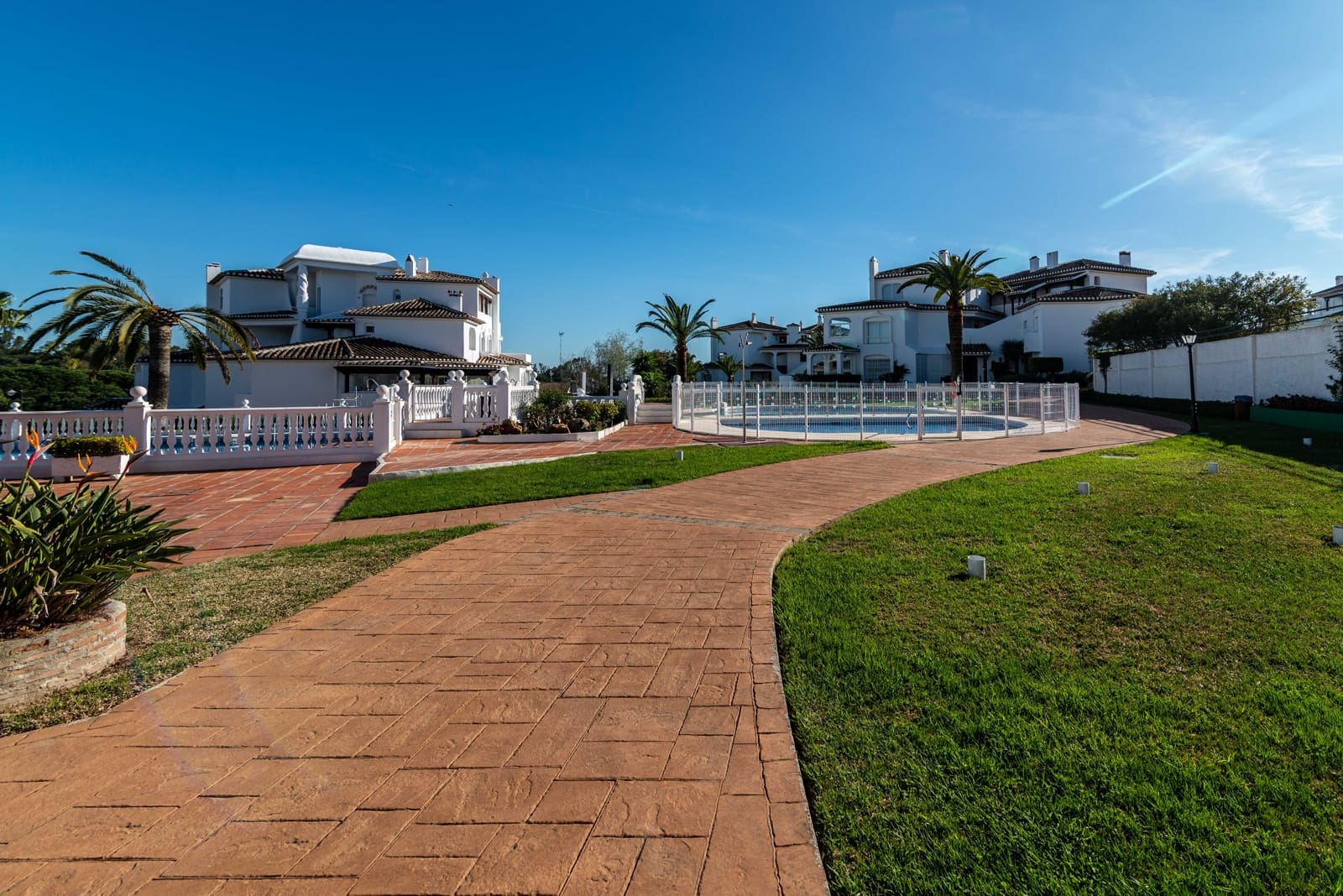 2 quarto Penthouse para venda em Elviria com piscina - 475 000 € (Ref: 9899798)