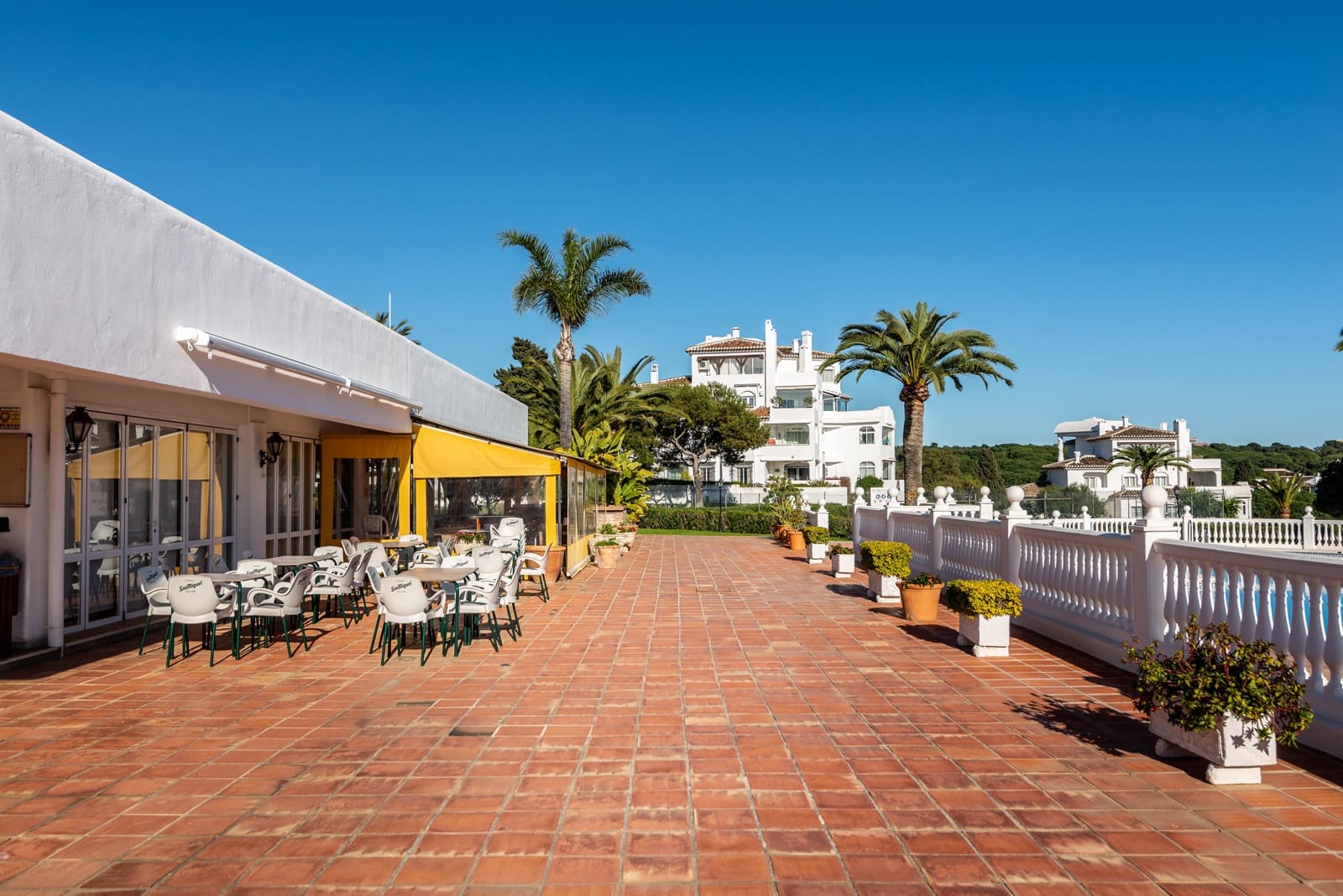 2 quarto Penthouse para venda em Elviria com piscina - 475 000 € (Ref: 9899798)