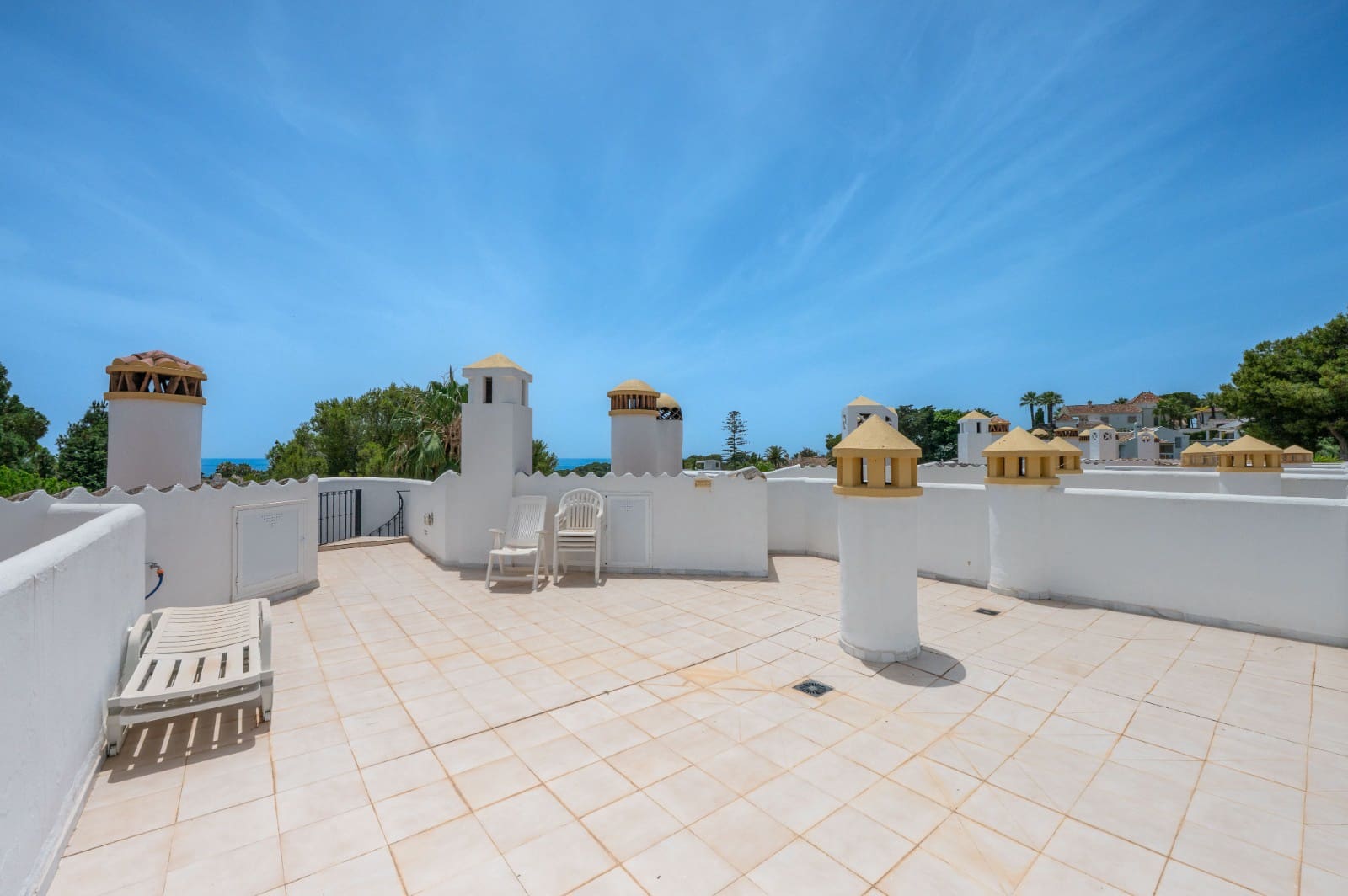 3 Zimmer Penthouse zu verkaufen in Calahonda mit Pool - 485.000 € (Ref: 9922669)