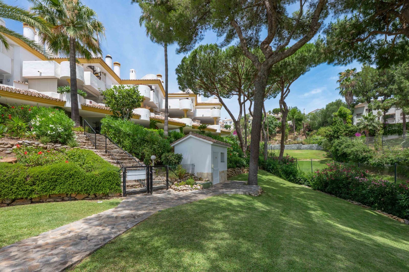 3 Zimmer Penthouse zu verkaufen in Calahonda mit Pool - 485.000 € (Ref: 9922669)