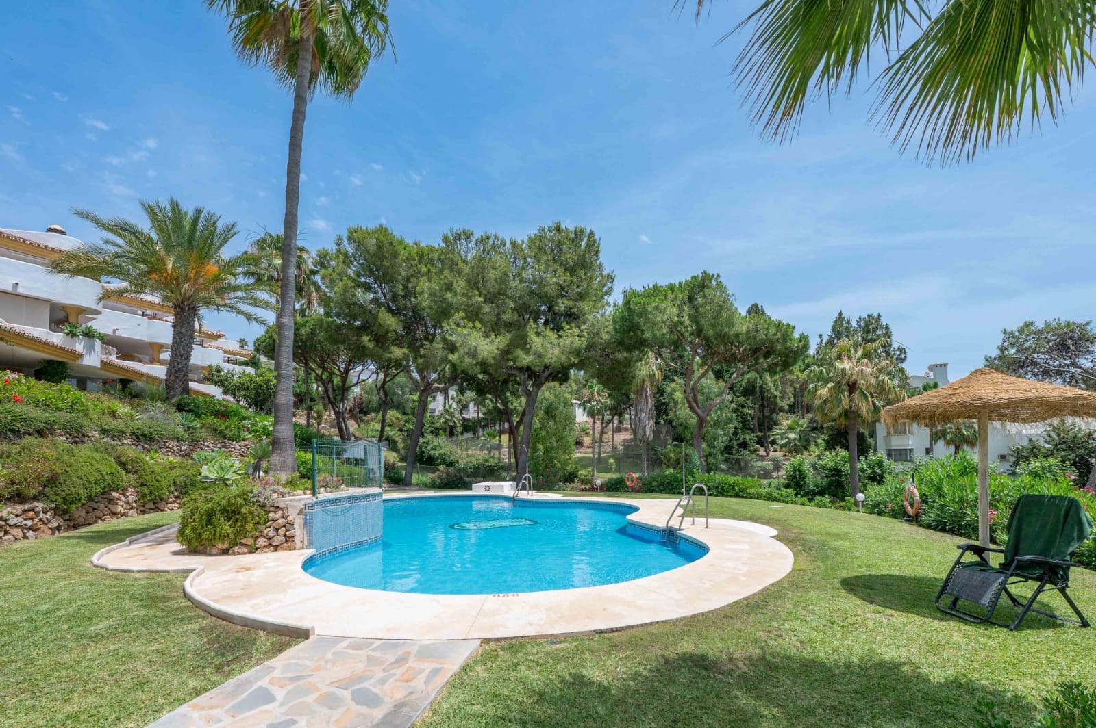 3 Zimmer Penthouse zu verkaufen in Calahonda mit Pool - 485.000 € (Ref: 9922669)