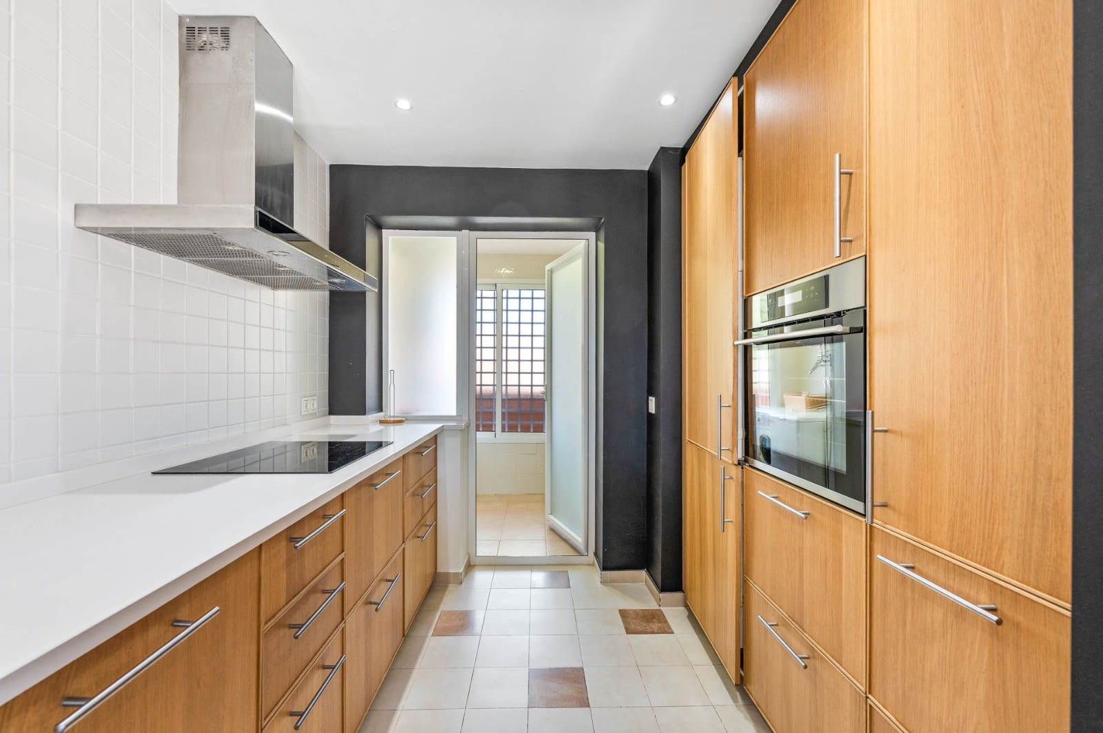 2 Zimmer Apartment zu verkaufen in Elviria mit Pool Garage - 550.000 € (Ref: 9938645)