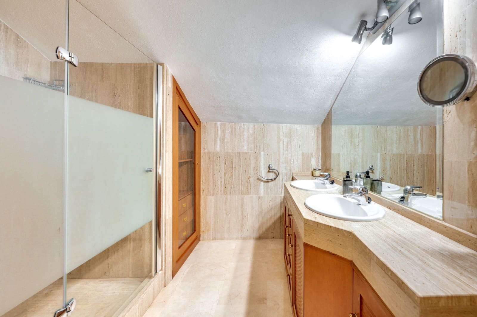2 Zimmer Apartment zu verkaufen in Elviria mit Pool Garage - 550.000 € (Ref: 9938645)