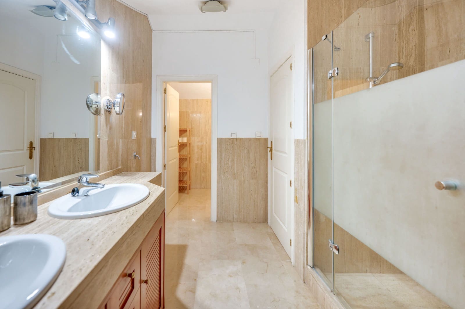 2 Zimmer Apartment zu verkaufen in Elviria mit Pool Garage - 550.000 € (Ref: 9938645)