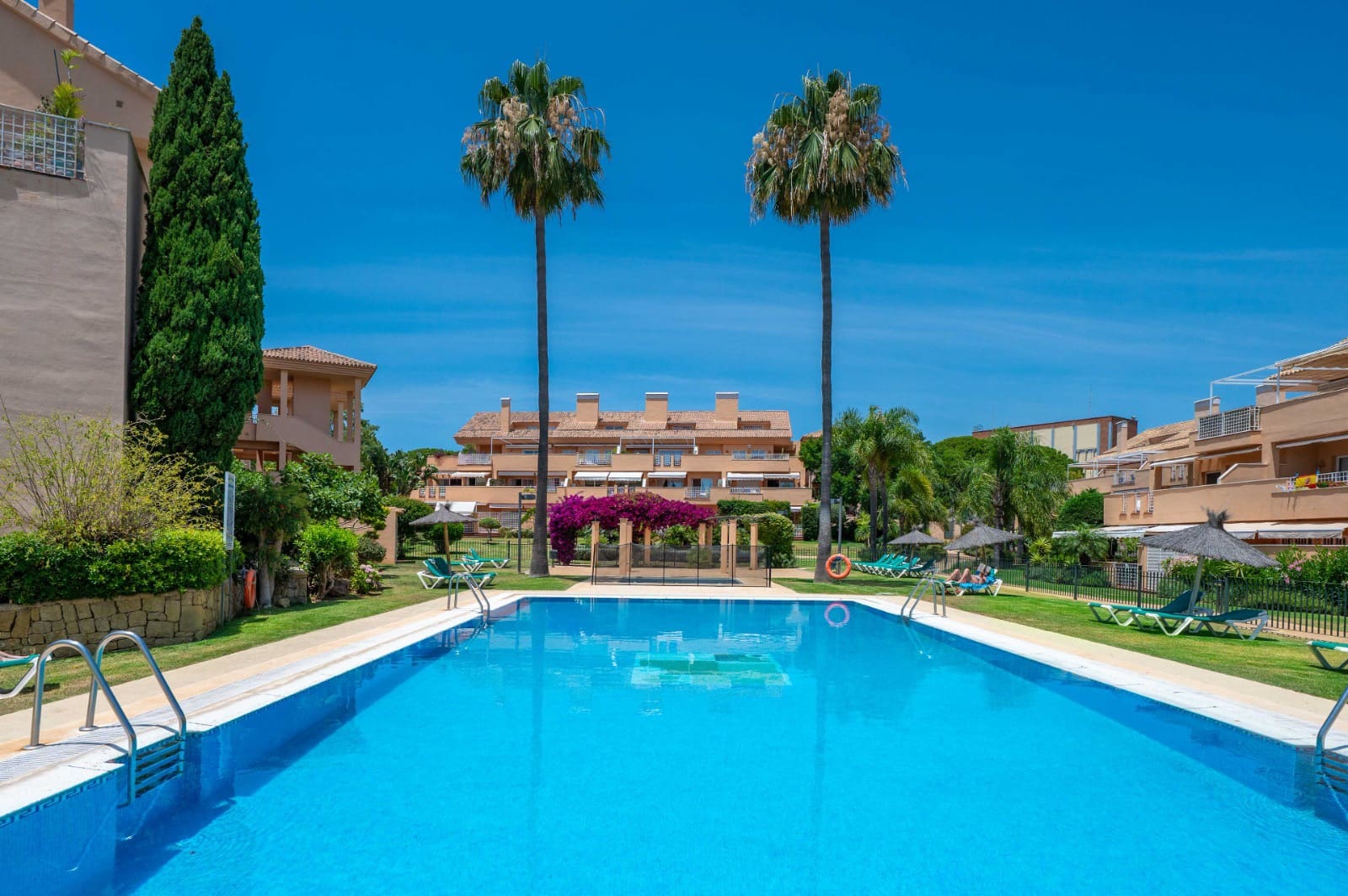 2 Zimmer Apartment zu verkaufen in Elviria mit Pool Garage - 550.000 € (Ref: 9938645)