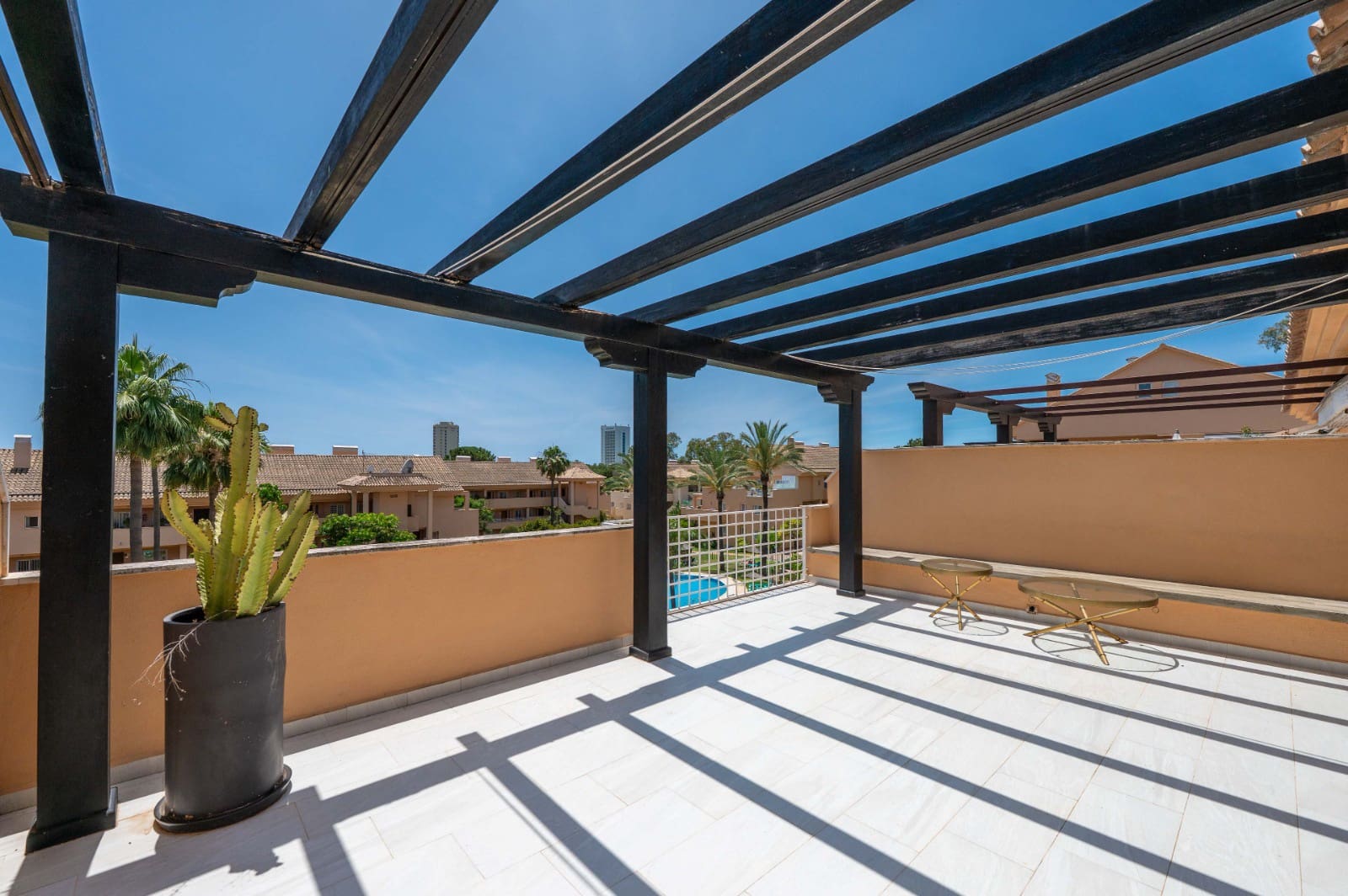 2 Zimmer Apartment zu verkaufen in Elviria mit Pool Garage - 550.000 € (Ref: 9938645)