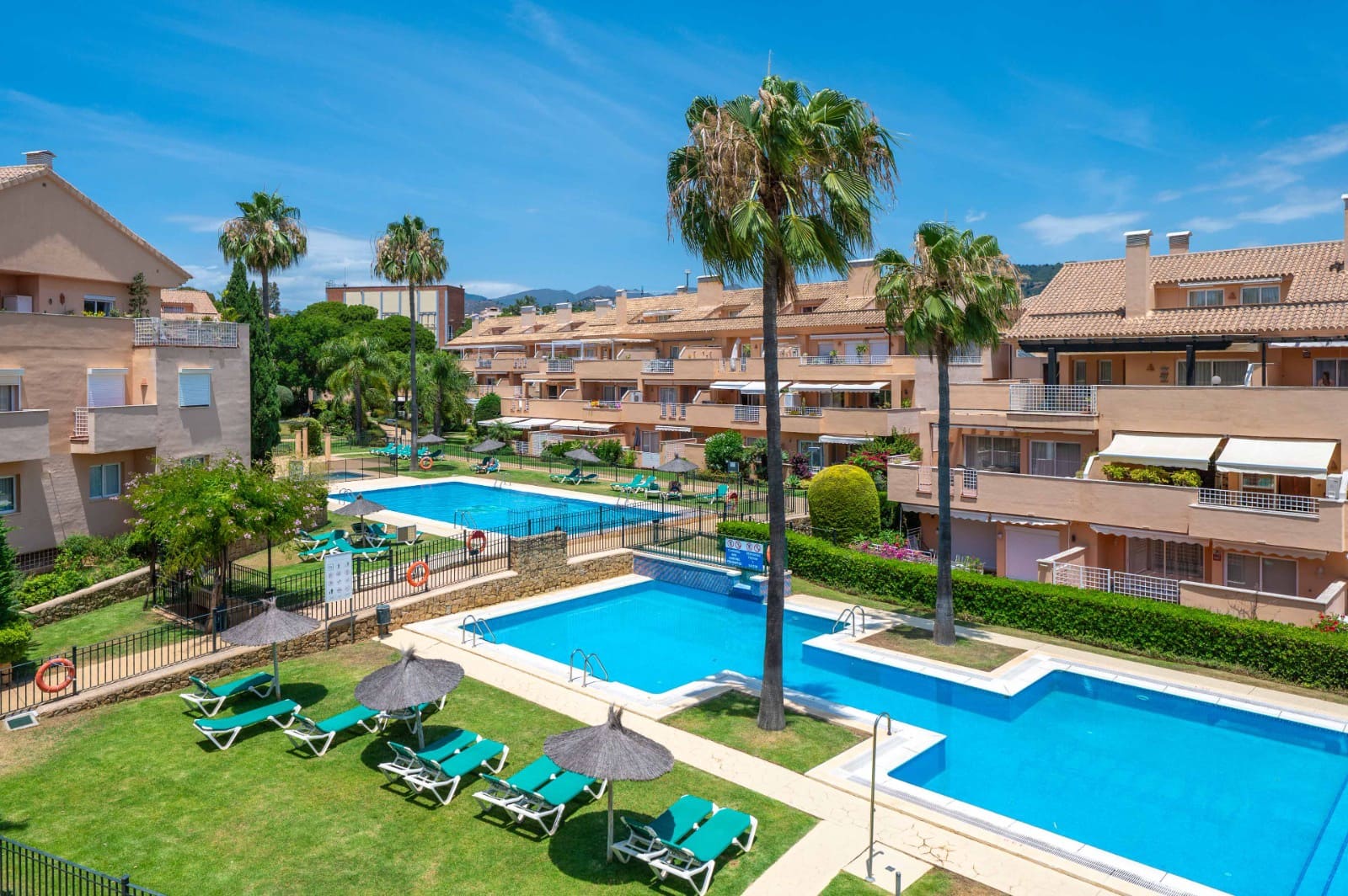 2 Zimmer Apartment zu verkaufen in Elviria mit Pool Garage - 550.000 € (Ref: 9938645)