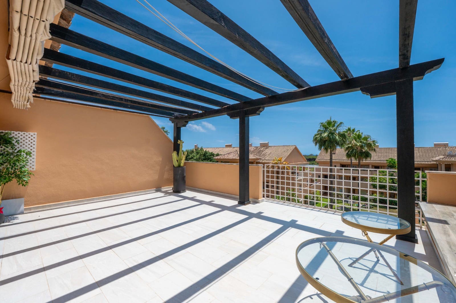 2 Zimmer Apartment zu verkaufen in Elviria mit Pool Garage - 550.000 € (Ref: 9938645)
