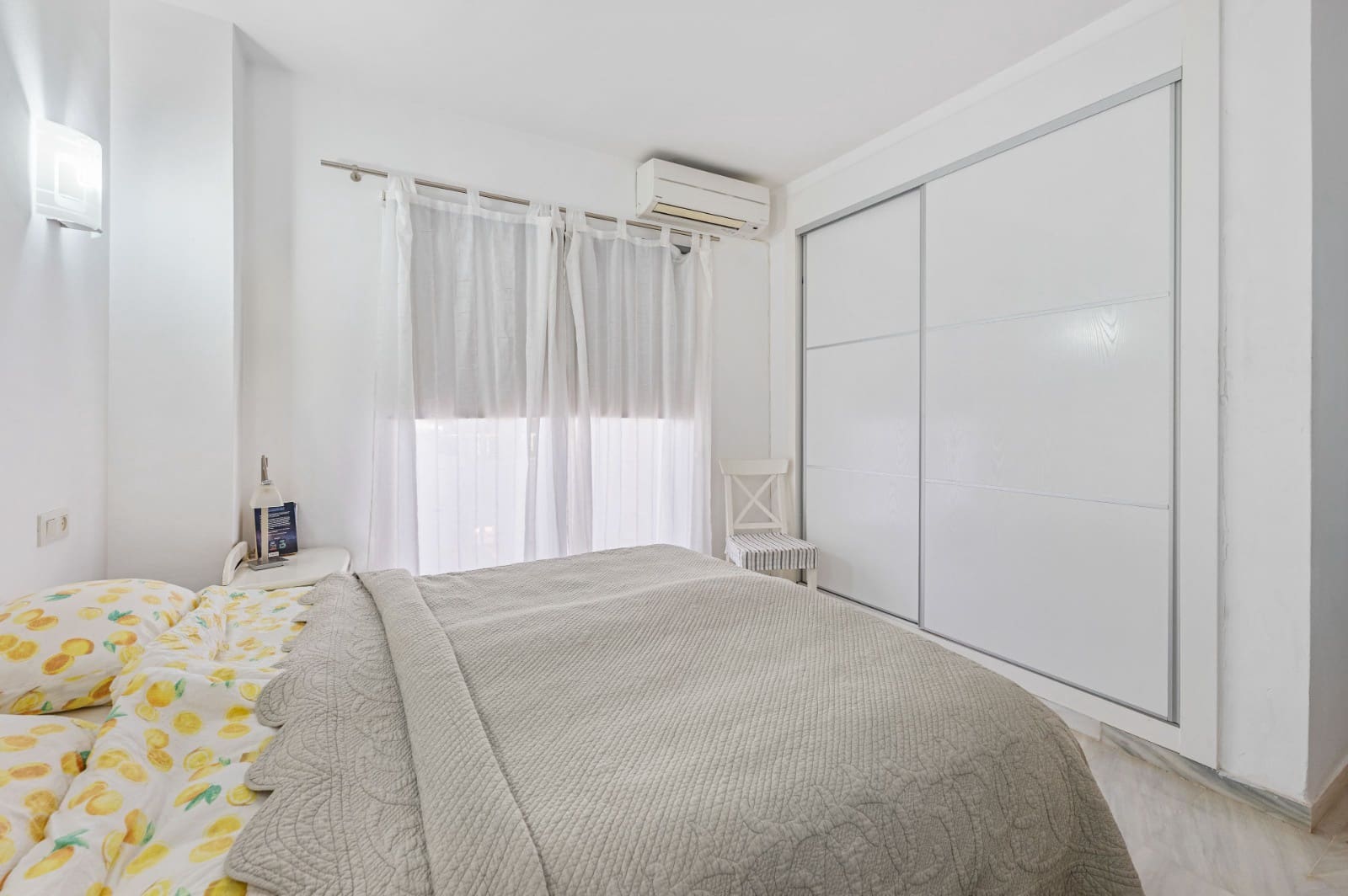 2 Zimmer Apartment zu verkaufen in Calahonda mit Pool Garage - 374.000 € (Ref: 9938721)