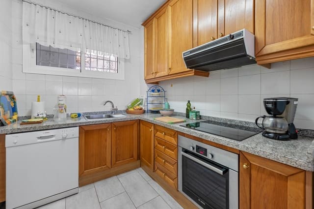 2 soveværelse Lejlighed til salg i Calahonda, Mijas med swimmingpool garage - € 374.000 (Ref: 9938721)