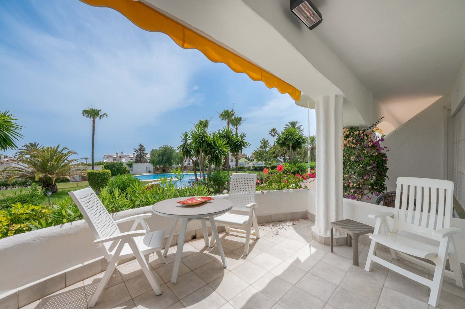 2 Zimmer Apartment zu verkaufen in Calahonda mit Pool Garage - 374.000 € (Ref: 9938721)