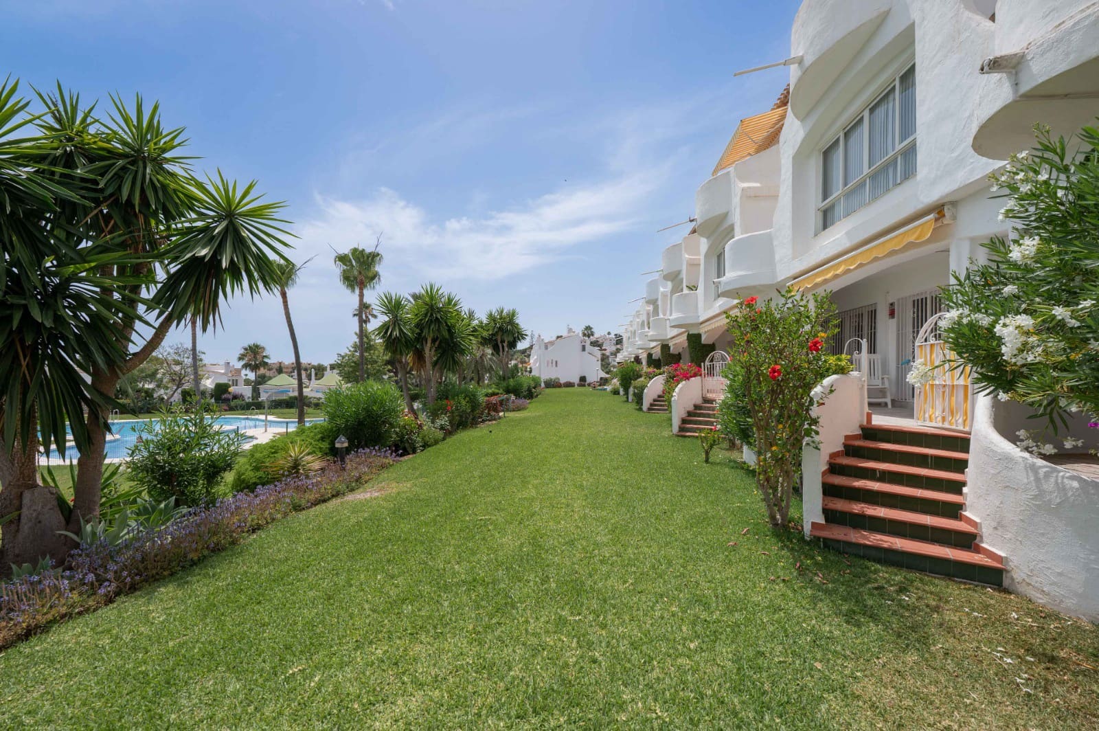 2 Zimmer Apartment zu verkaufen in Calahonda mit Pool Garage - 374.000 € (Ref: 9938721)