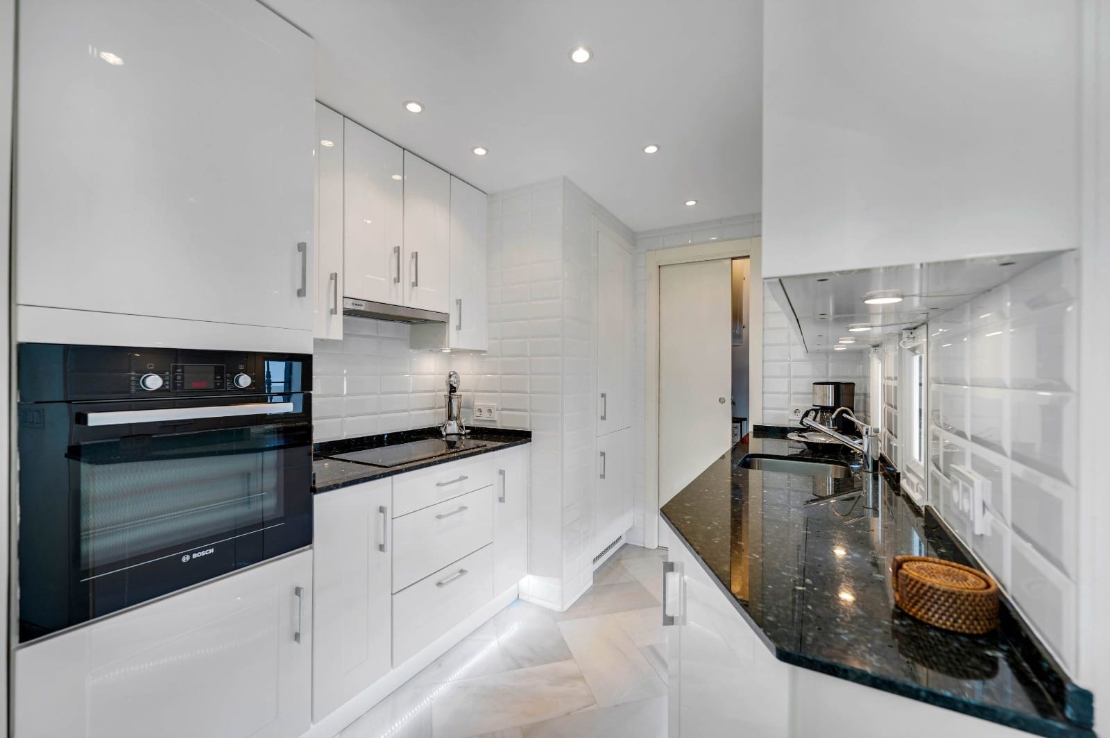 3 Zimmer Apartment zu verkaufen in Elviria mit Pool - 560.000 € (Ref: 9954546)