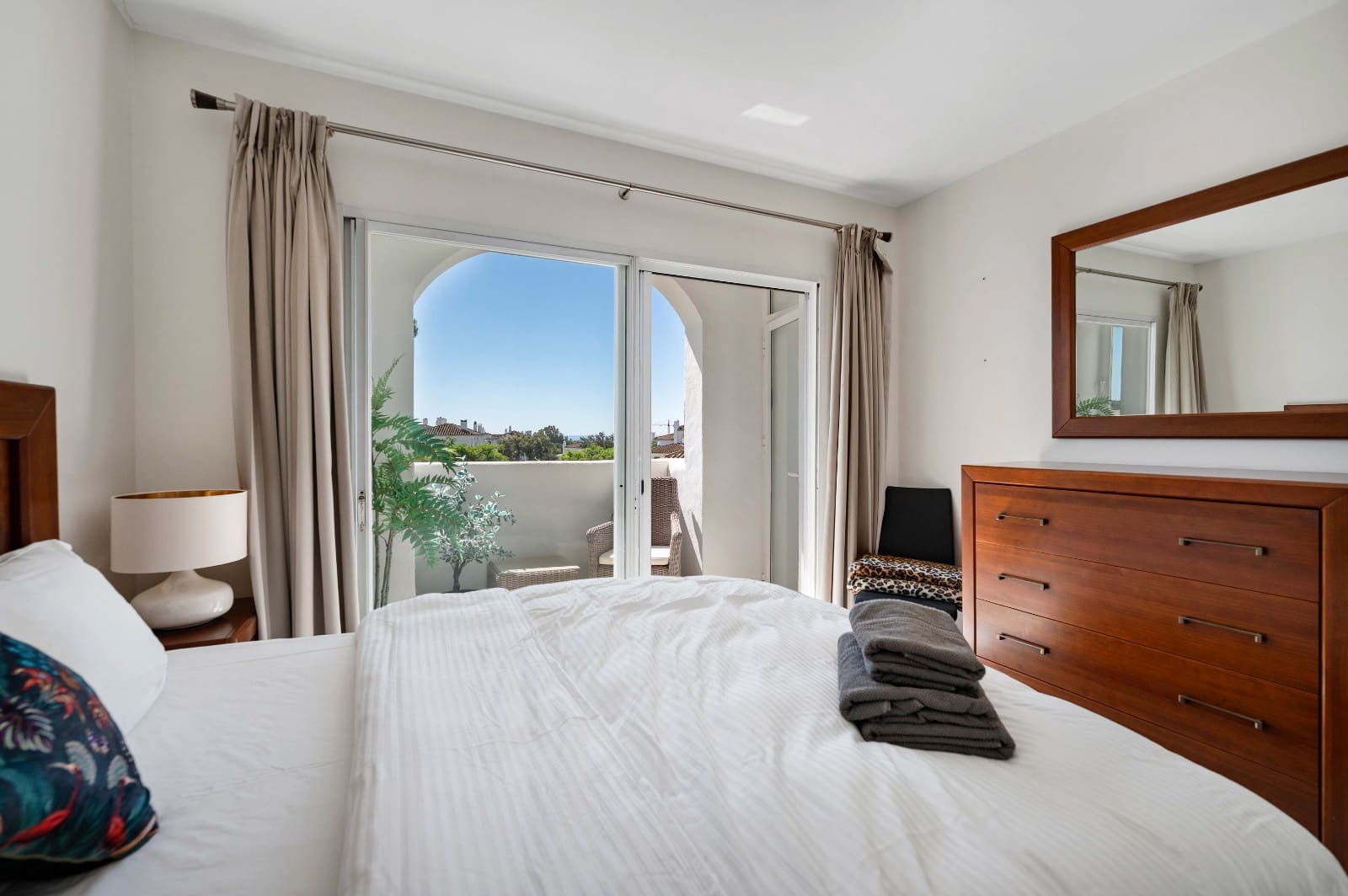 3 Zimmer Apartment zu verkaufen in Elviria mit Pool - 560.000 € (Ref: 9954546)