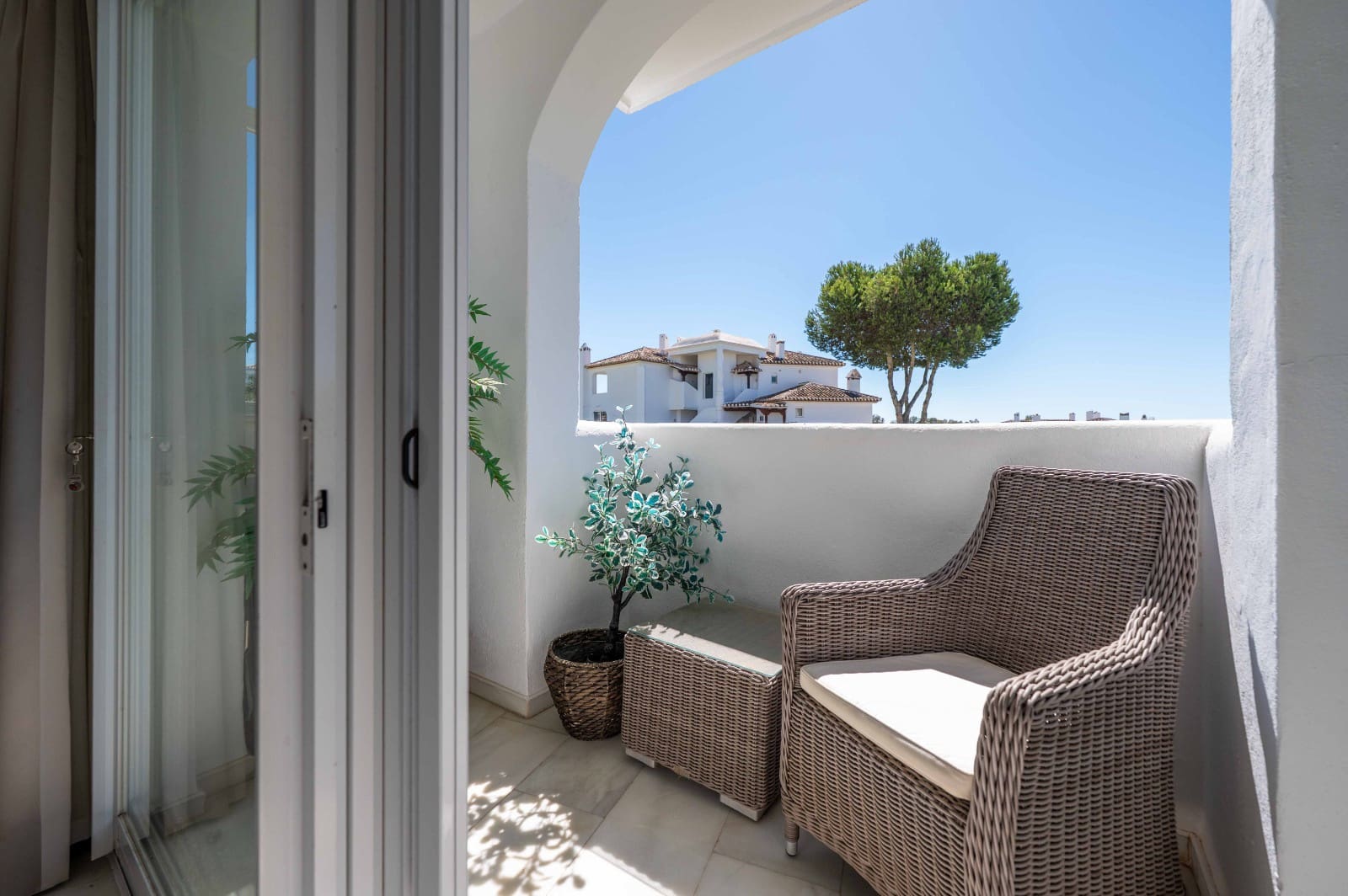 3 Zimmer Apartment zu verkaufen in Elviria mit Pool - 560.000 € (Ref: 9954546)