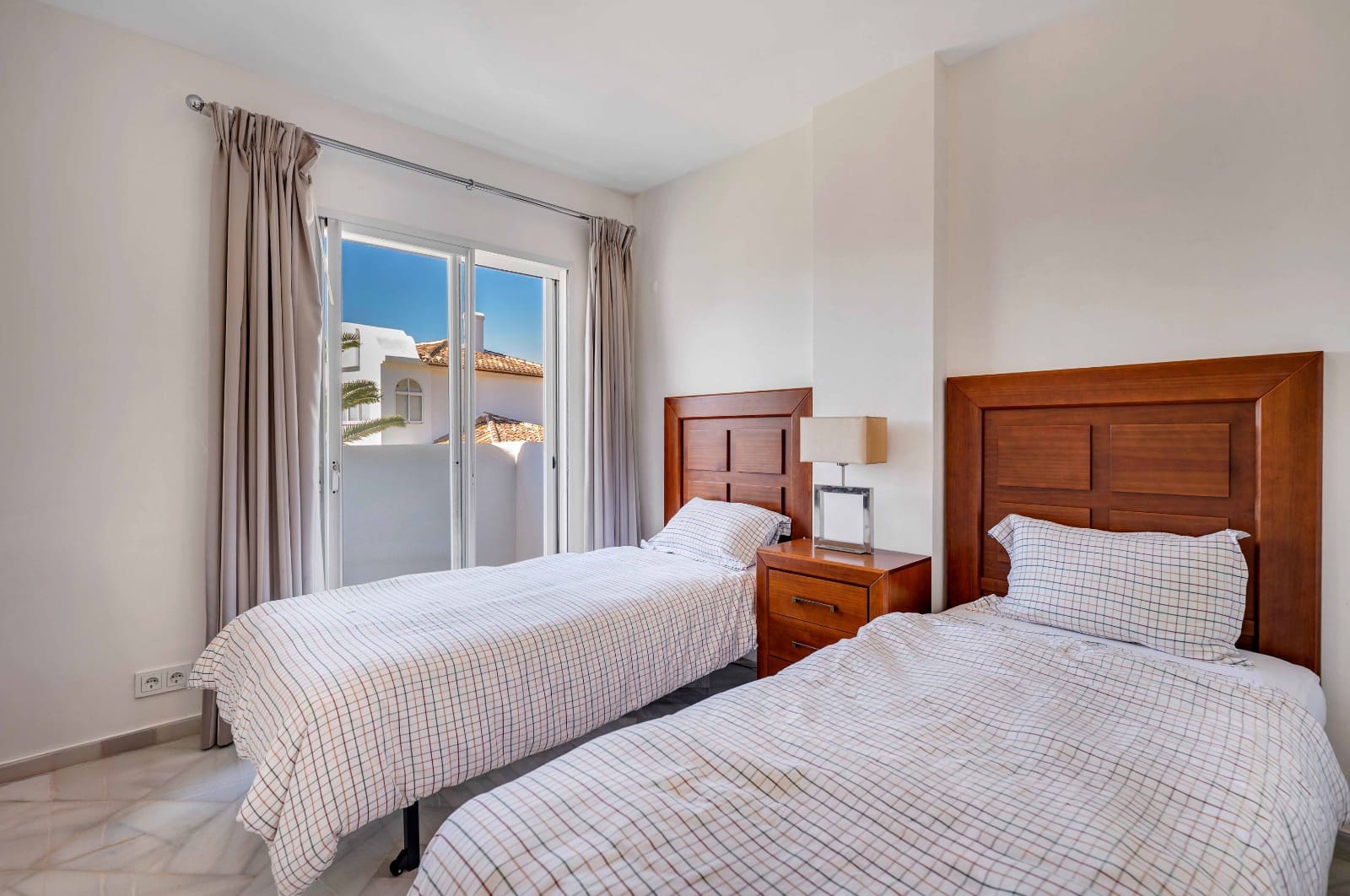 3 Zimmer Apartment zu verkaufen in Elviria mit Pool - 560.000 € (Ref: 9954546)