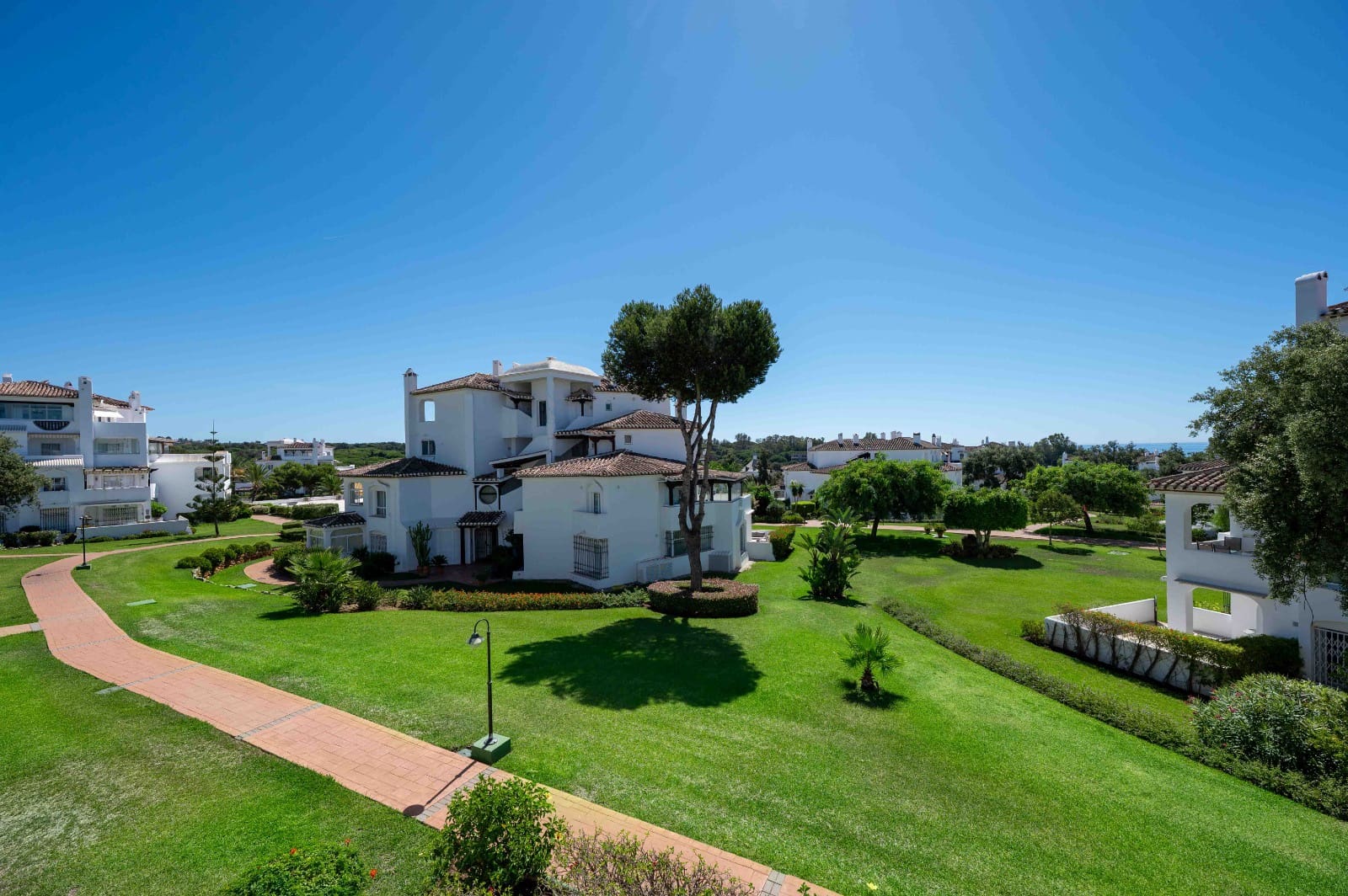 3 Zimmer Apartment zu verkaufen in Elviria mit Pool - 560.000 € (Ref: 9954546)