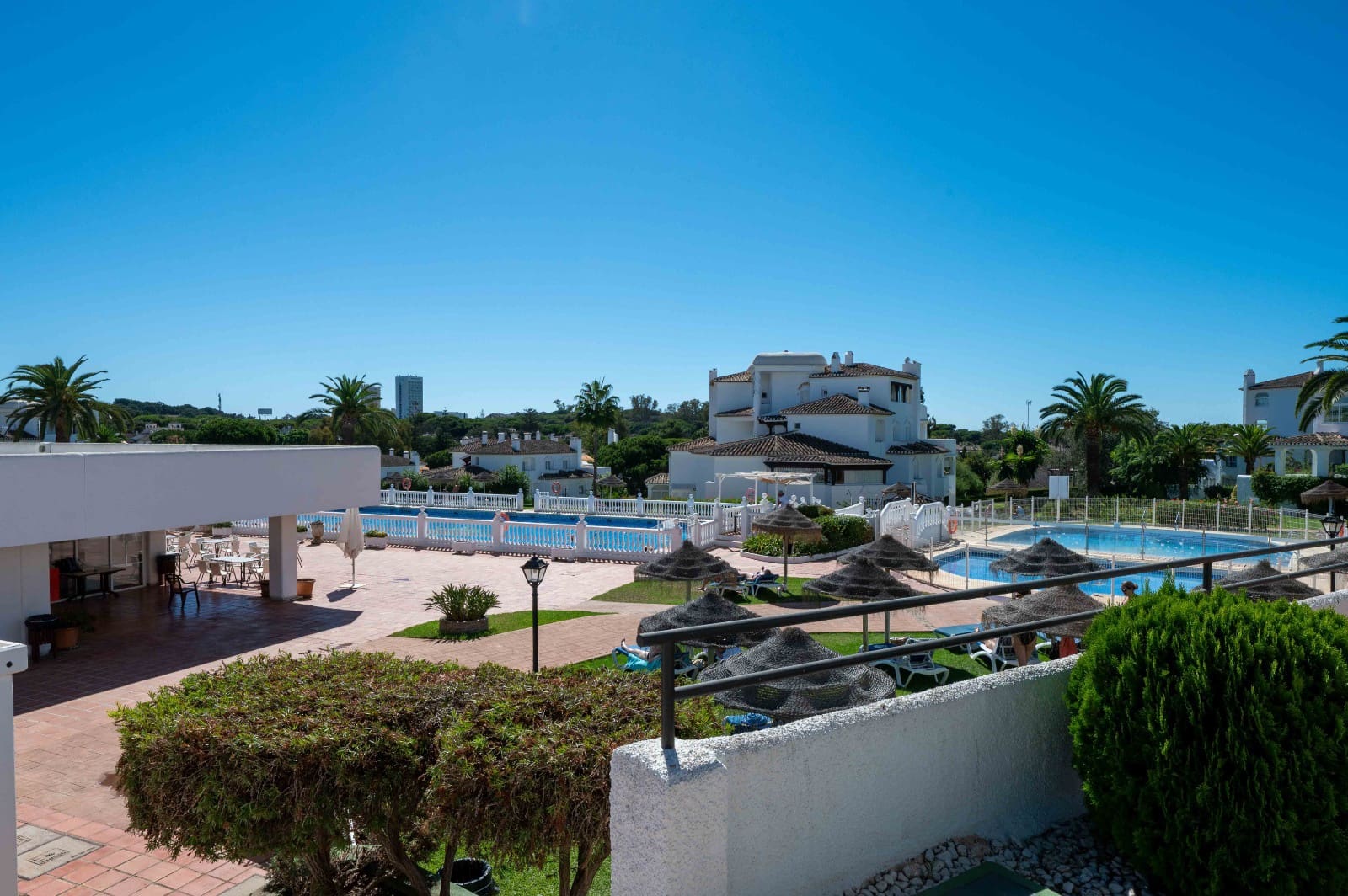 3 Zimmer Apartment zu verkaufen in Elviria mit Pool - 560.000 € (Ref: 9954546)