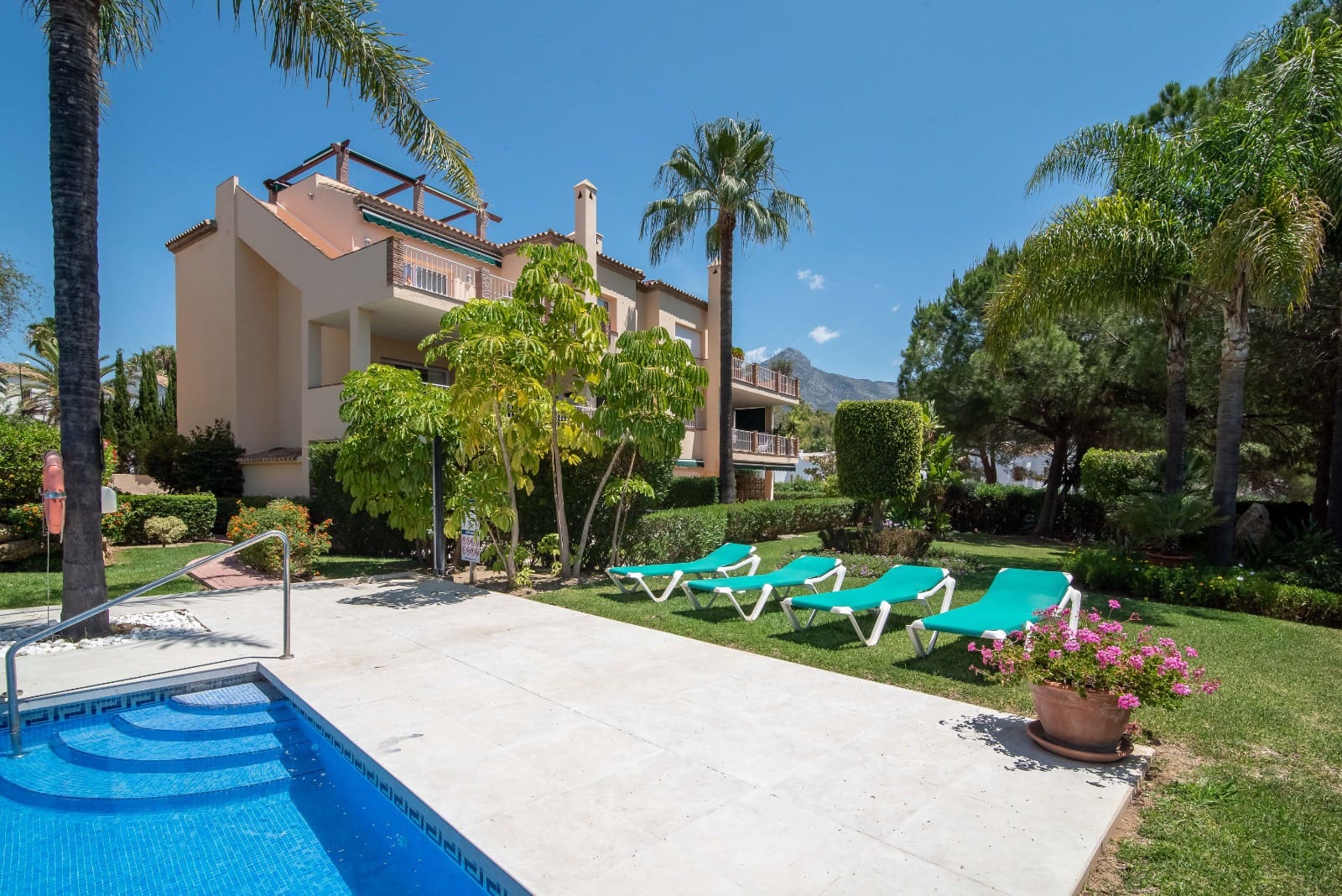 3 camera da letto Appartamento in vendita in Nueva Andalucia con piscina - 565.000 € (Rif: 9954548)