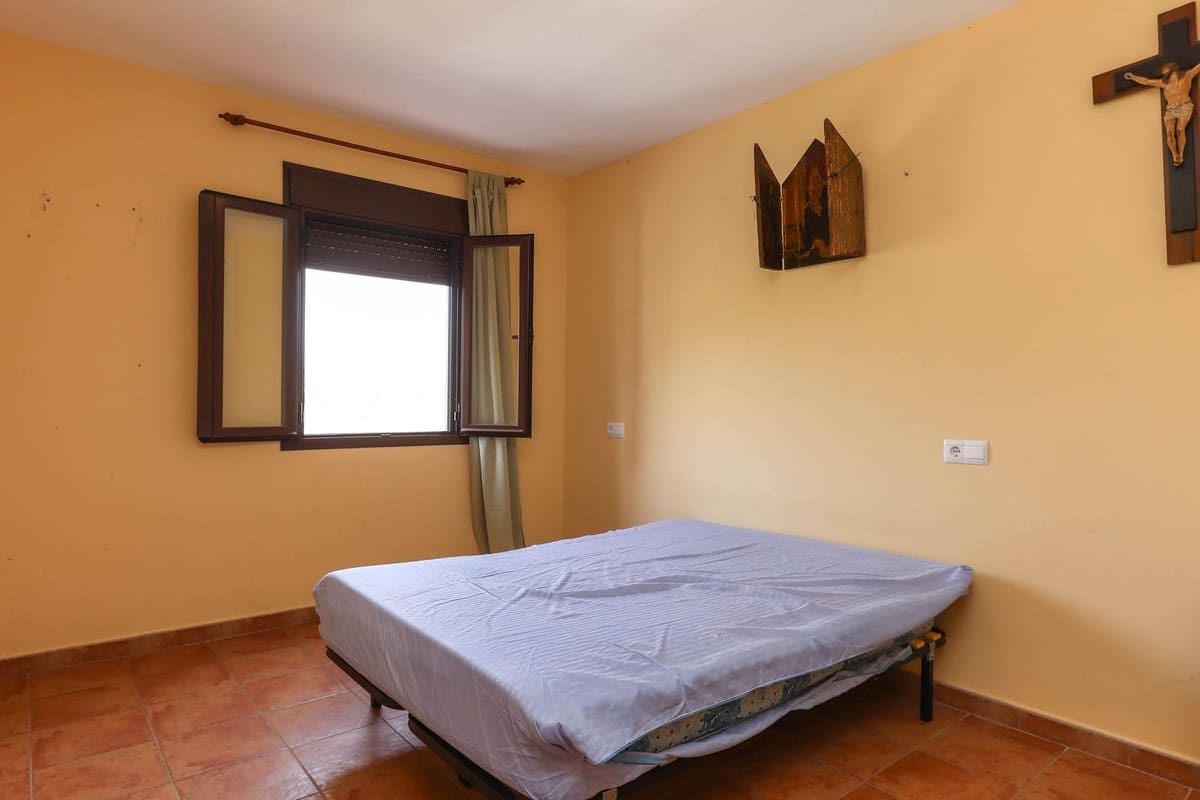 14 soveværelse Hotel til salg i Guaro med swimmingpool garage - € 780.000 (Ref: 3123089)