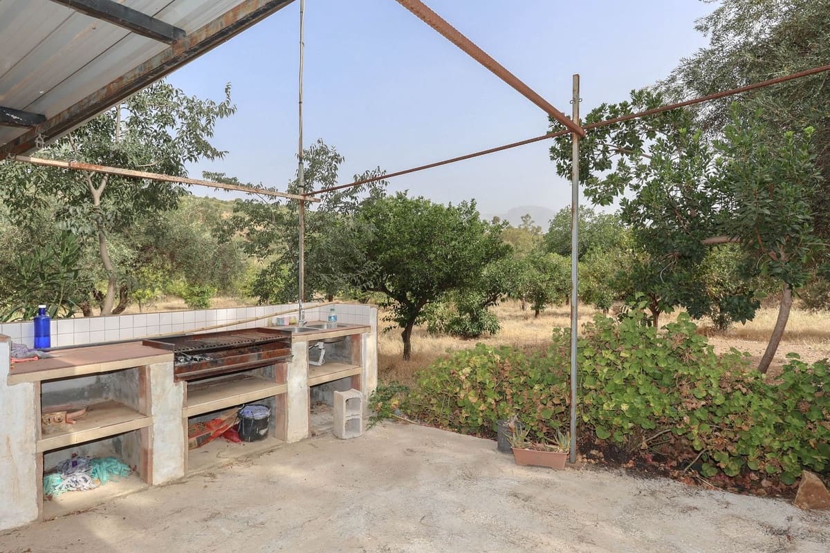 14 soveværelse Hotel til salg i Guaro med swimmingpool garage - € 780.000 (Ref: 3123089)