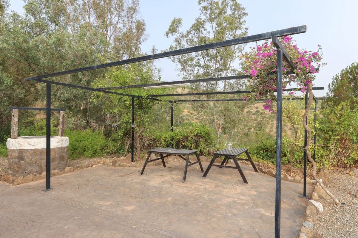 14 soveværelse Hotel til salg i Guaro med swimmingpool garage - € 780.000 (Ref: 3123089)