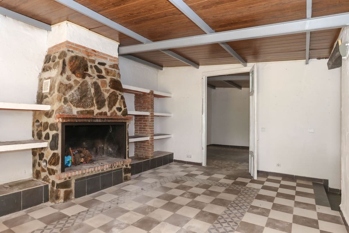 14 soveværelse Hotel til salg i Guaro med swimmingpool garage - € 780.000 (Ref: 3123089)