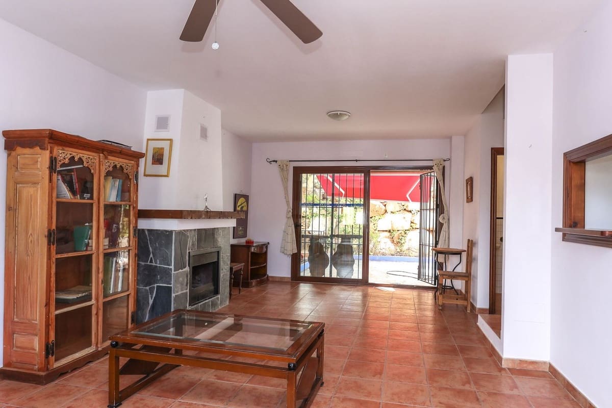 14 soveværelse Hotel til salg i Guaro med swimmingpool garage - € 780.000 (Ref: 3123089)