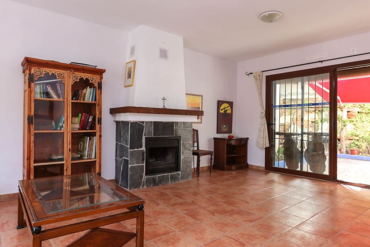 14 soveværelse Hotel til salg i Guaro med swimmingpool garage - € 780.000 (Ref: 3123089)