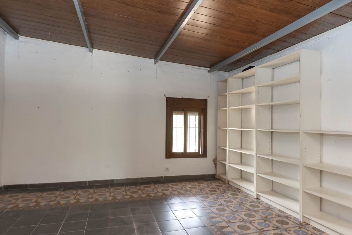 14 soveværelse Hotel til salg i Guaro med swimmingpool garage - € 780.000 (Ref: 3123089)