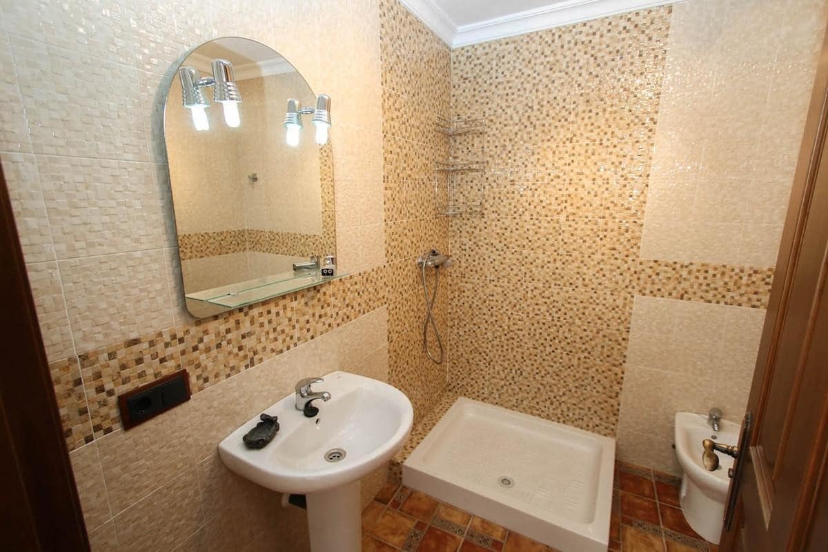7 camera da letto Casa in vendita in Guaro - 430.000 € (Rif: 3228916)
