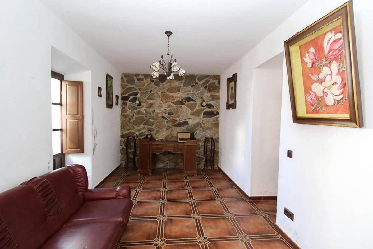 7 bedroom Townhouse for sale in Guaro - € 430,000 (Ref: 3228916)