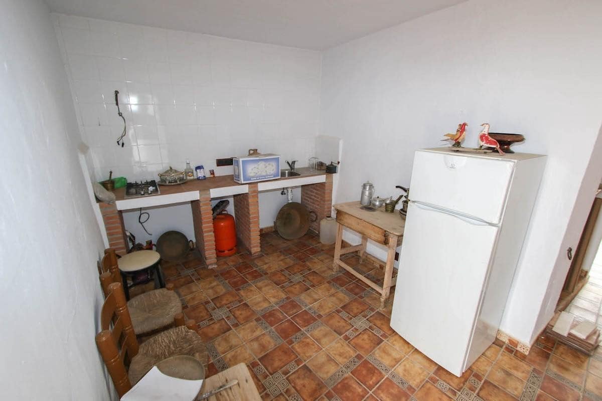 7 bedroom Townhouse for sale in Guaro - € 430,000 (Ref: 3228916)