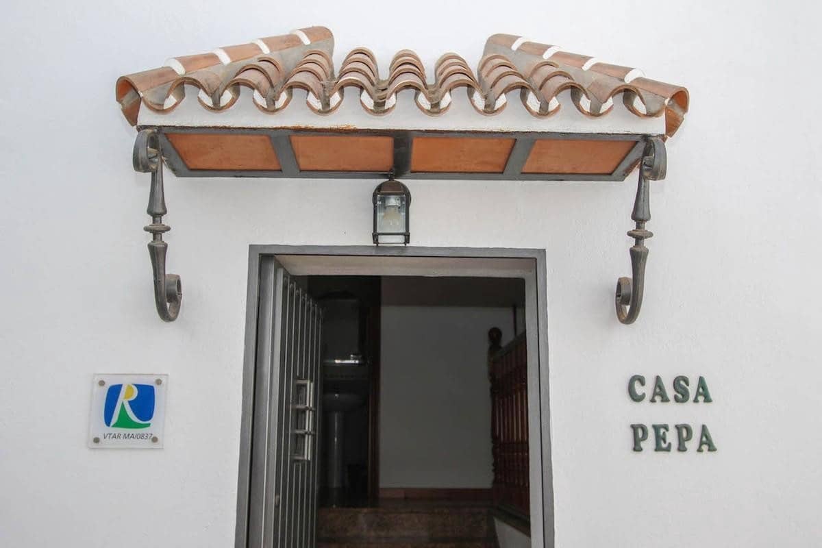 7 bedroom Townhouse for sale in Guaro - € 430,000 (Ref: 3228916)